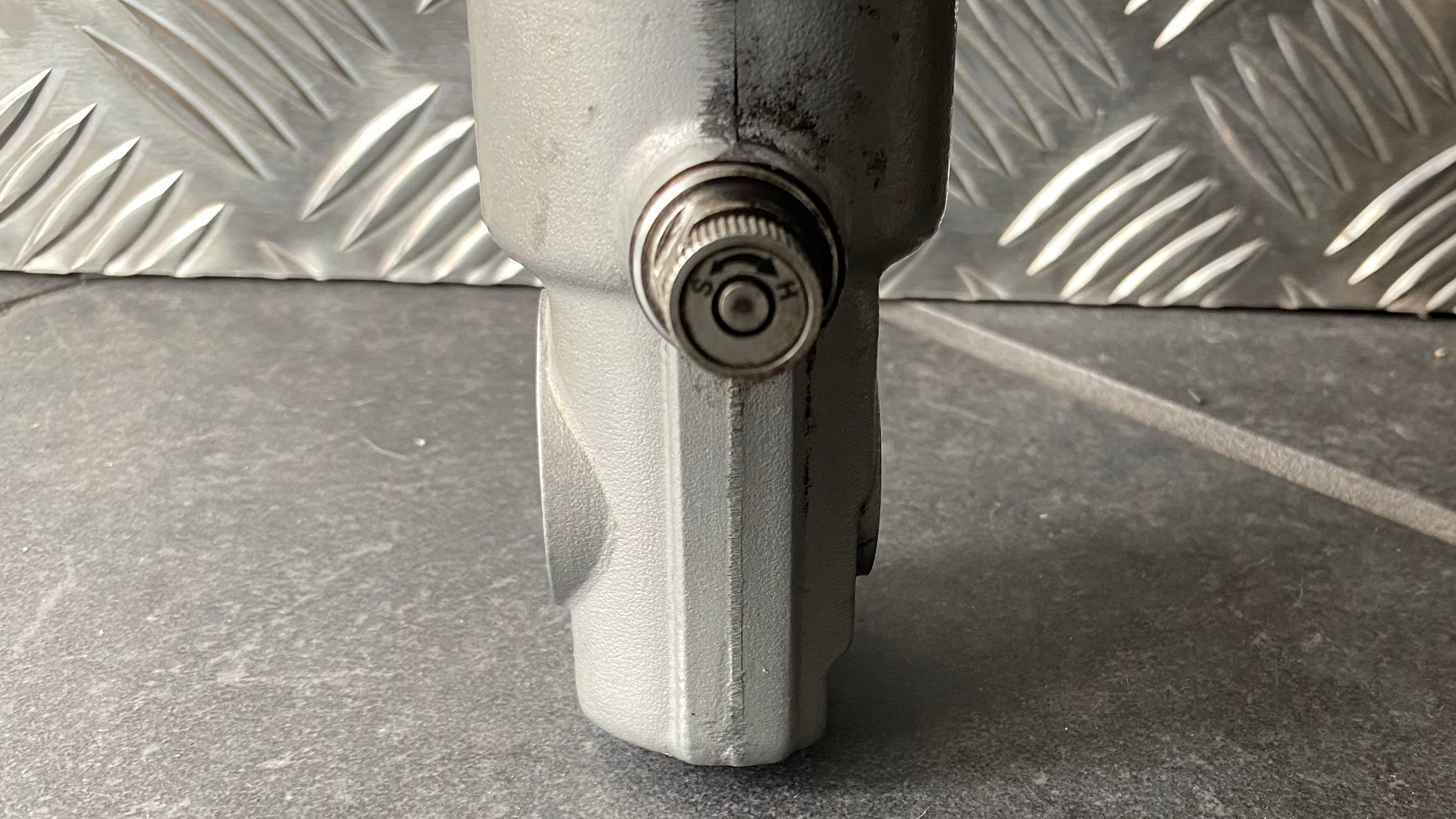 Harley Davidson Sportster oder Dyna 39 mm Gabel verstellbar Doppelbremse REF OEM 45943-00 & 45944-00