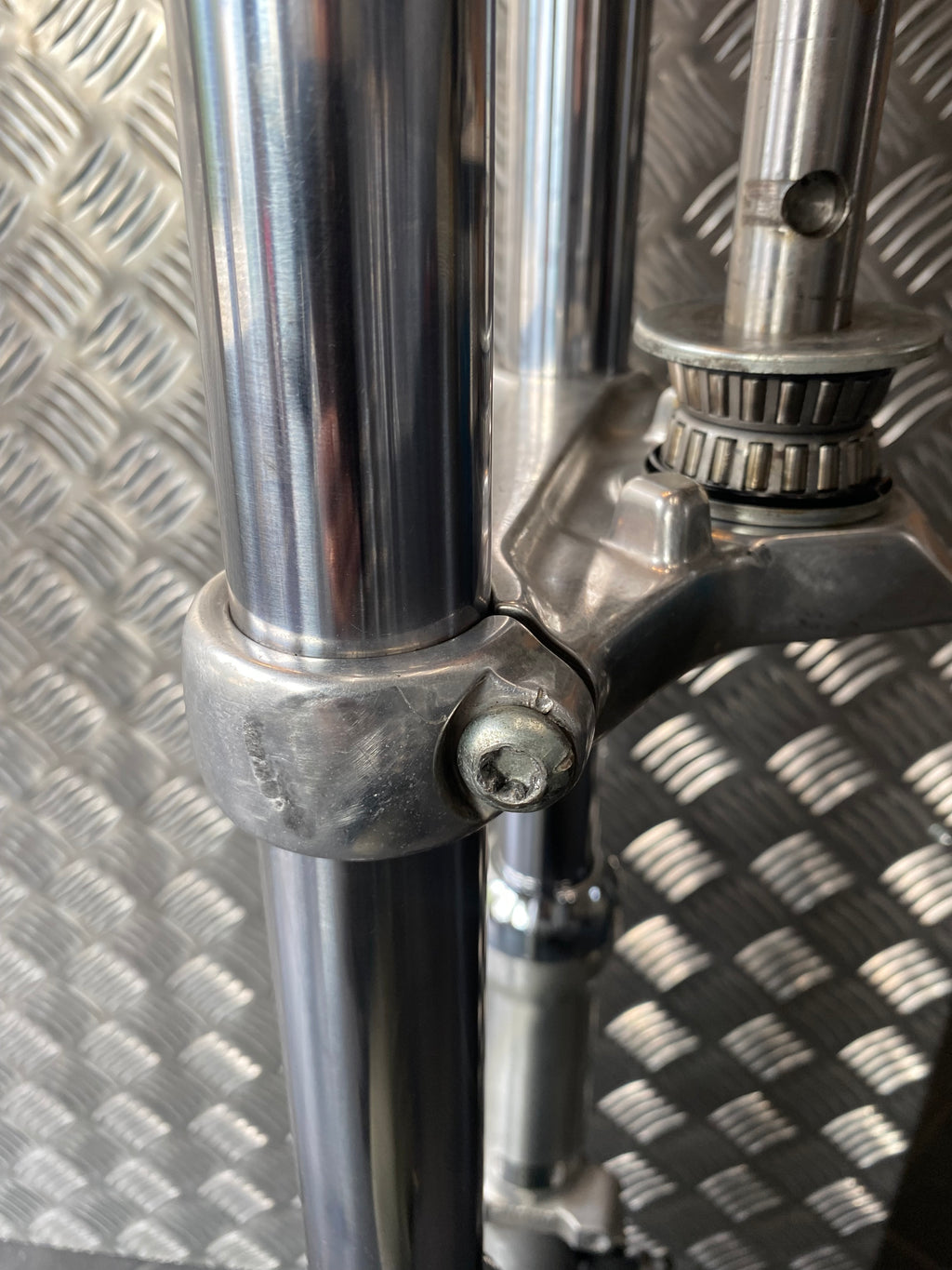 Harley Davidson Sportster oder Dyna 39 mm Gabel verstellbar Doppelbremse REF OEM 45943-00 & 45944-00