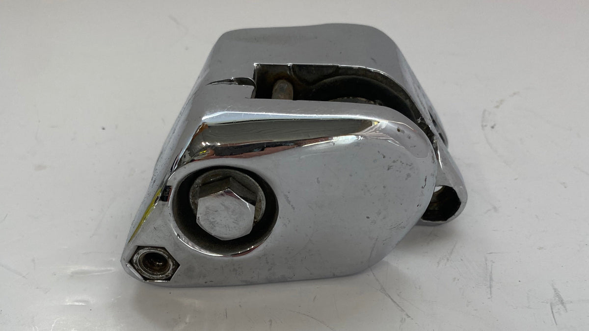 Etrier de frein avant droit chromé Harley Davidson REF OEM 44026-80