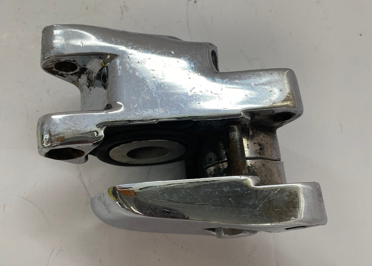 Etrier de frein avant droit chromé Harley Davidson REF OEM 44026-80