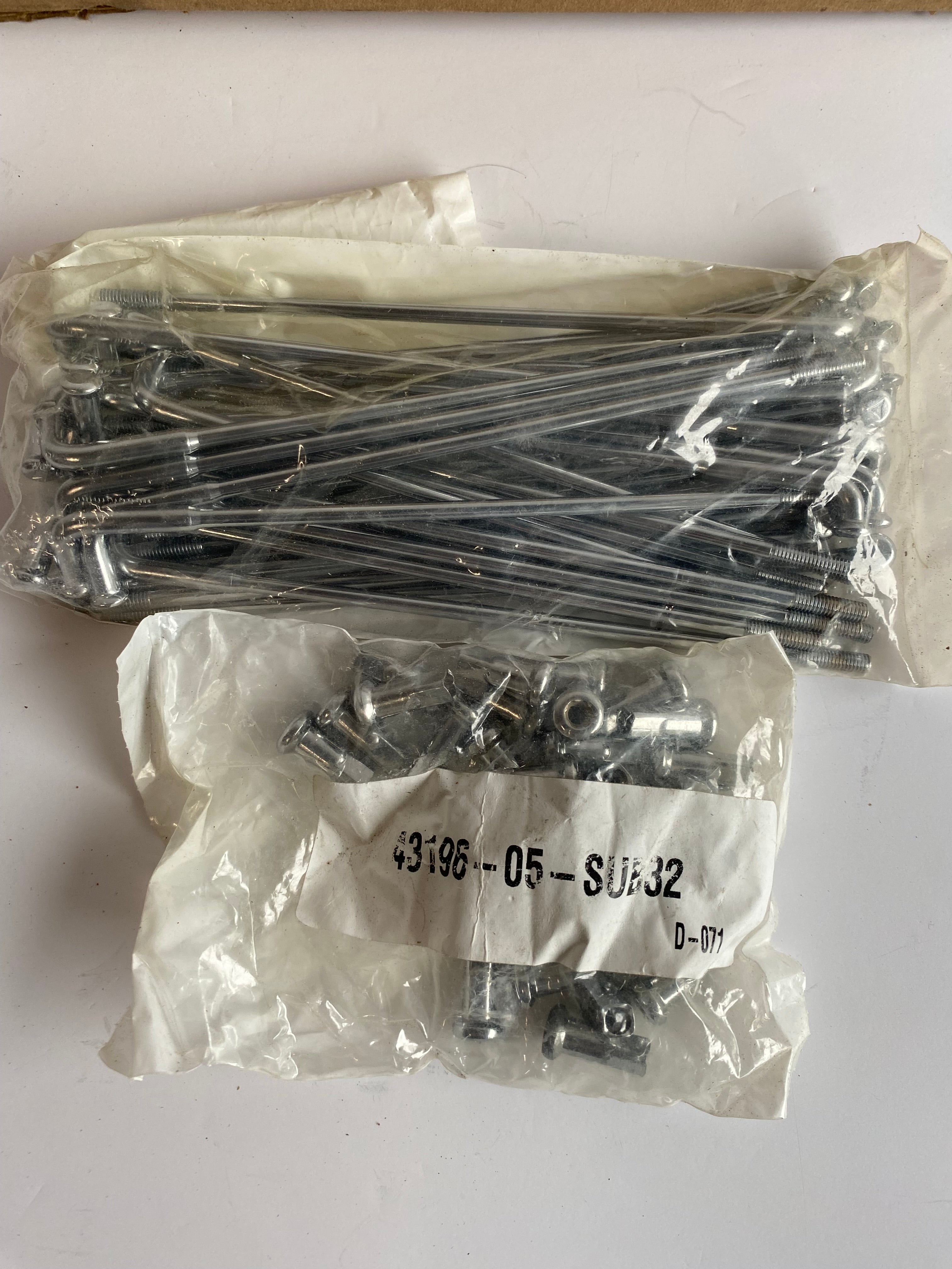 Chrome Spoke Kit for Harley Davidson Front Wheel REF OEM: 47887-10