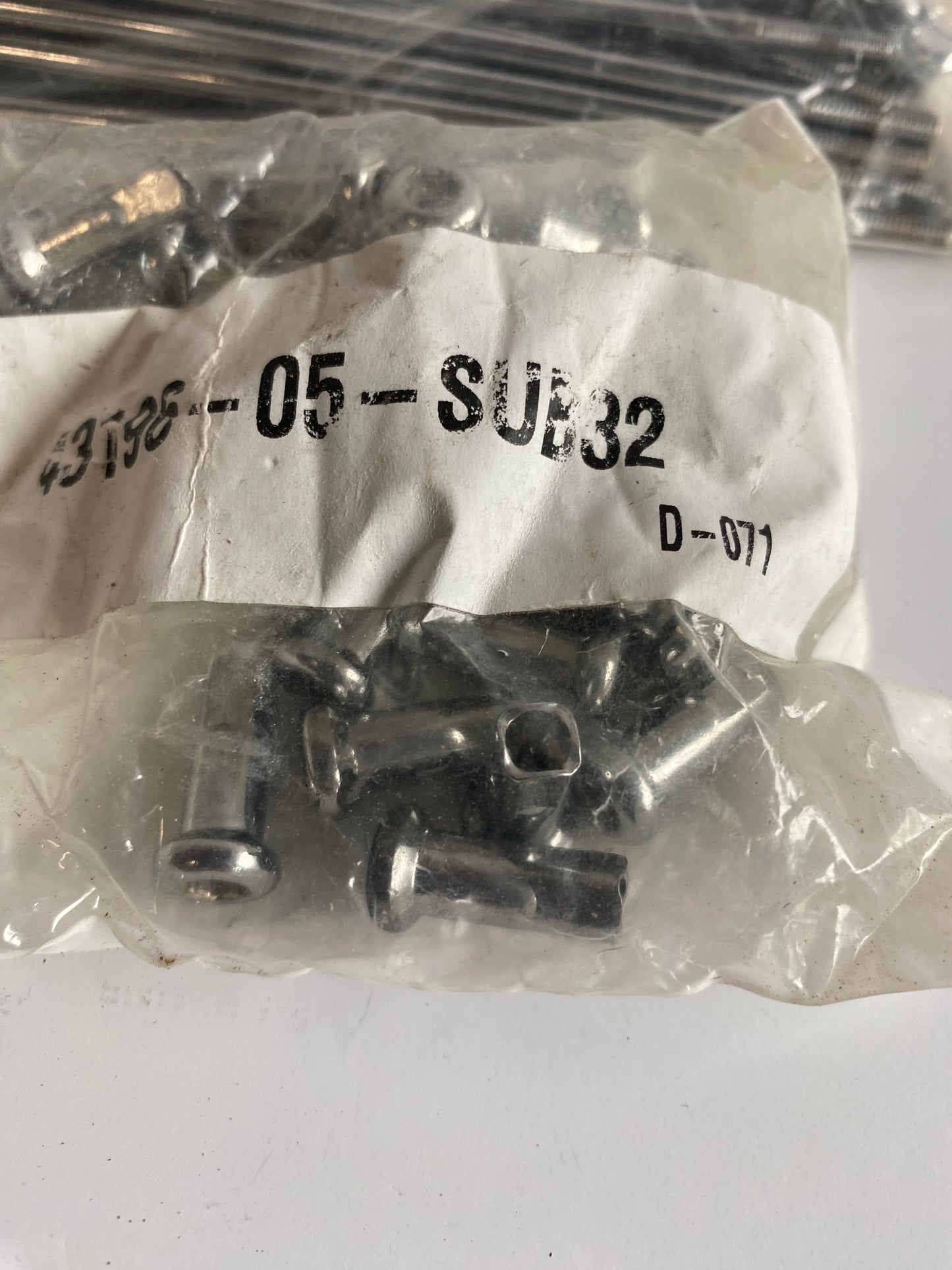 Kit de rayons chromés pour roue avant Harley Davidson REF OEM : 47887-10