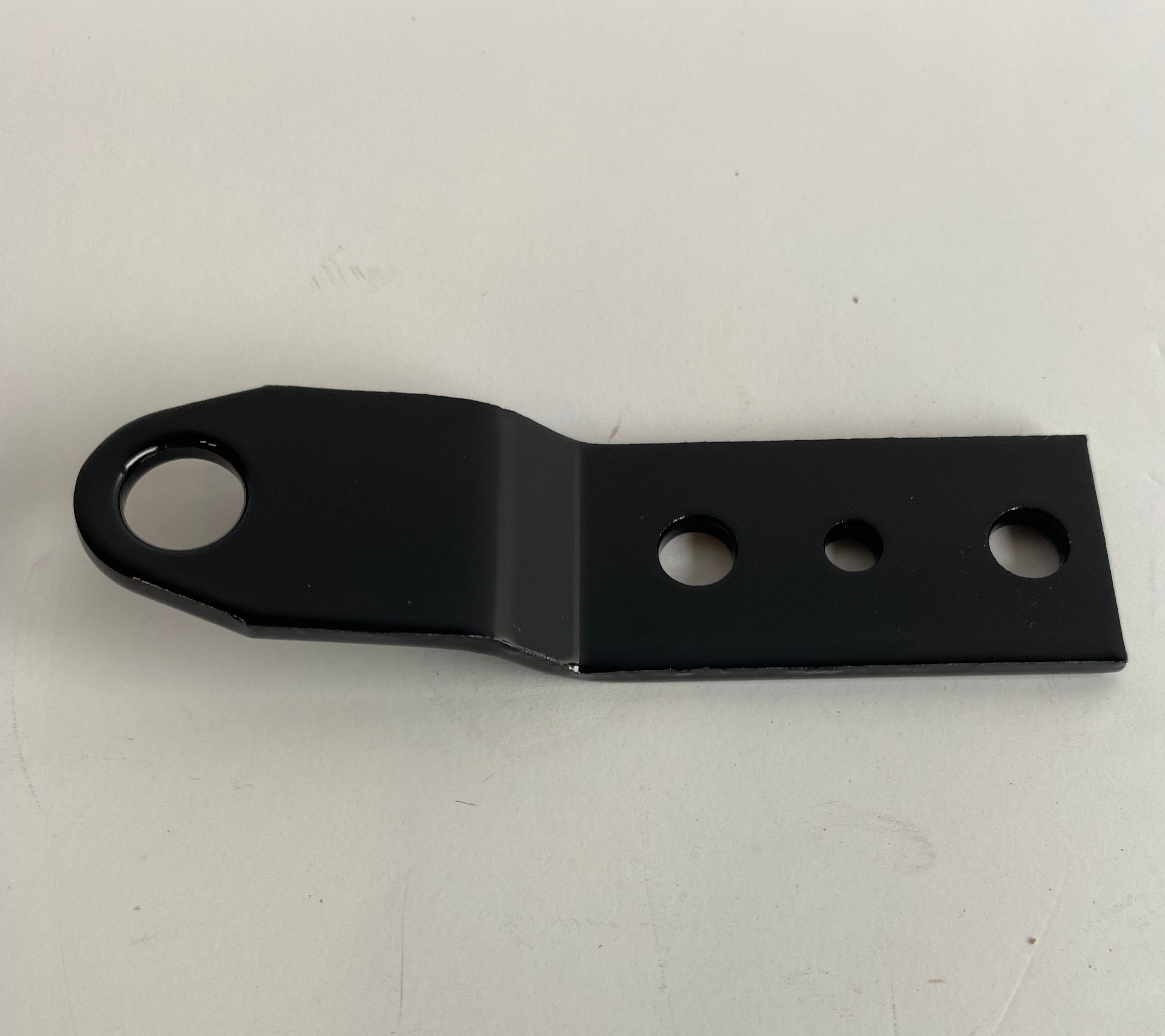 Patte de fixation noire pour selle Harley Davidson REF OEM 51740-10