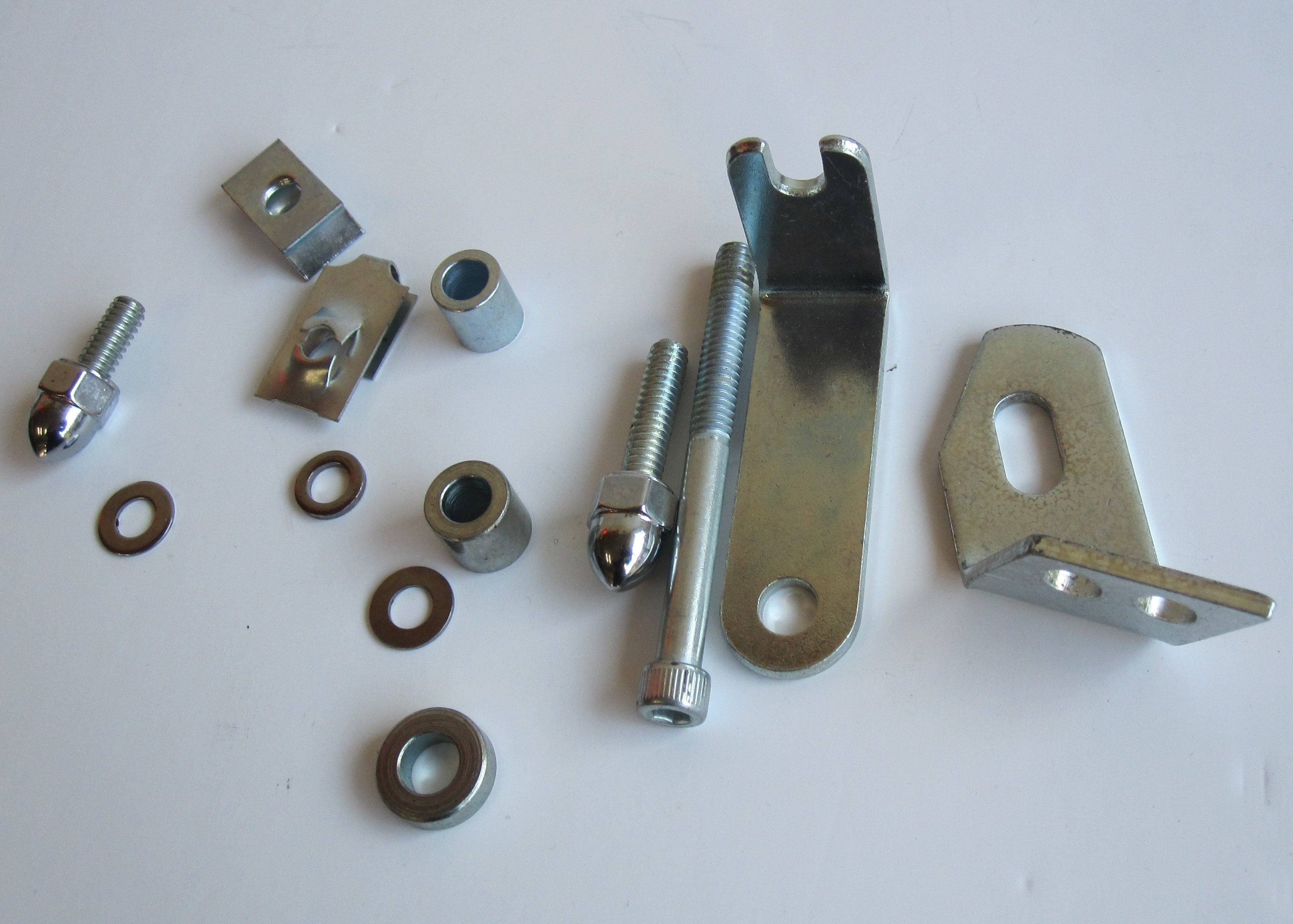 Kit de fixation cache pompe à huile Harley Davidson REF 66093-96 & 66395-92A