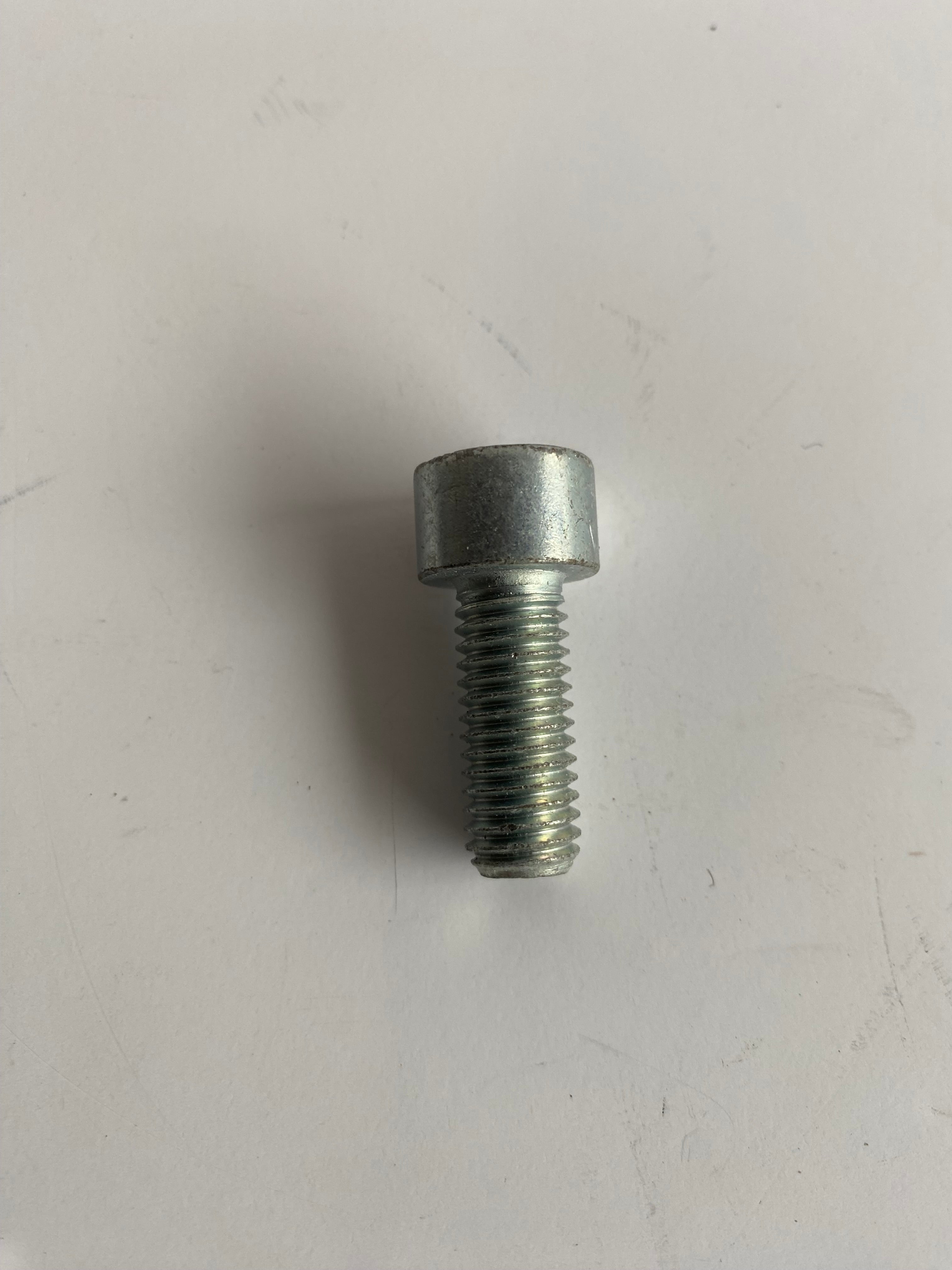 Vis BTR support moteur Vrod Harley Davidson REF OEM 3701M