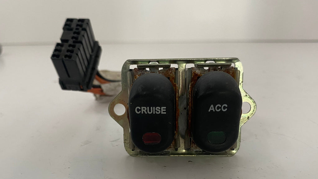 Boutons cruise control et acc Touring Harley Davidson REF OEM 71513-98 et 71535-96