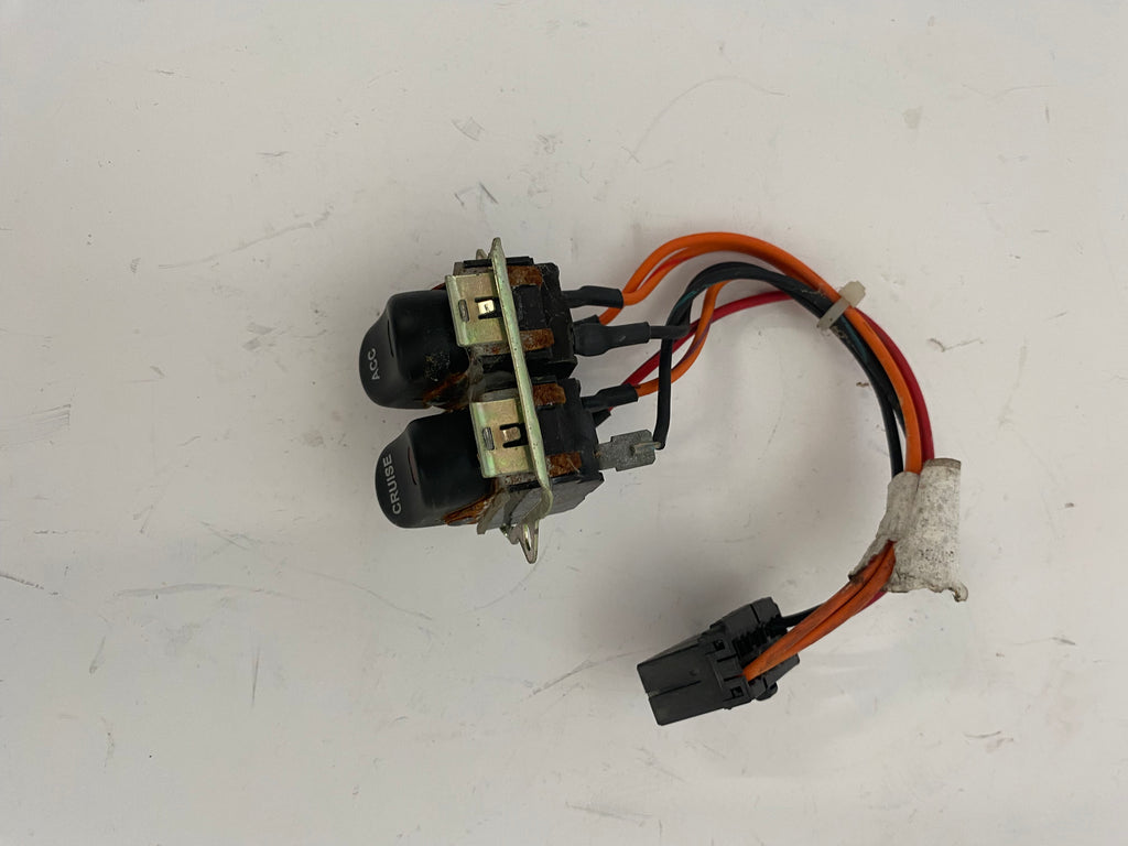 Boutons cruise control et acc Touring Harley Davidson REF OEM 71513-98 et 71535-96