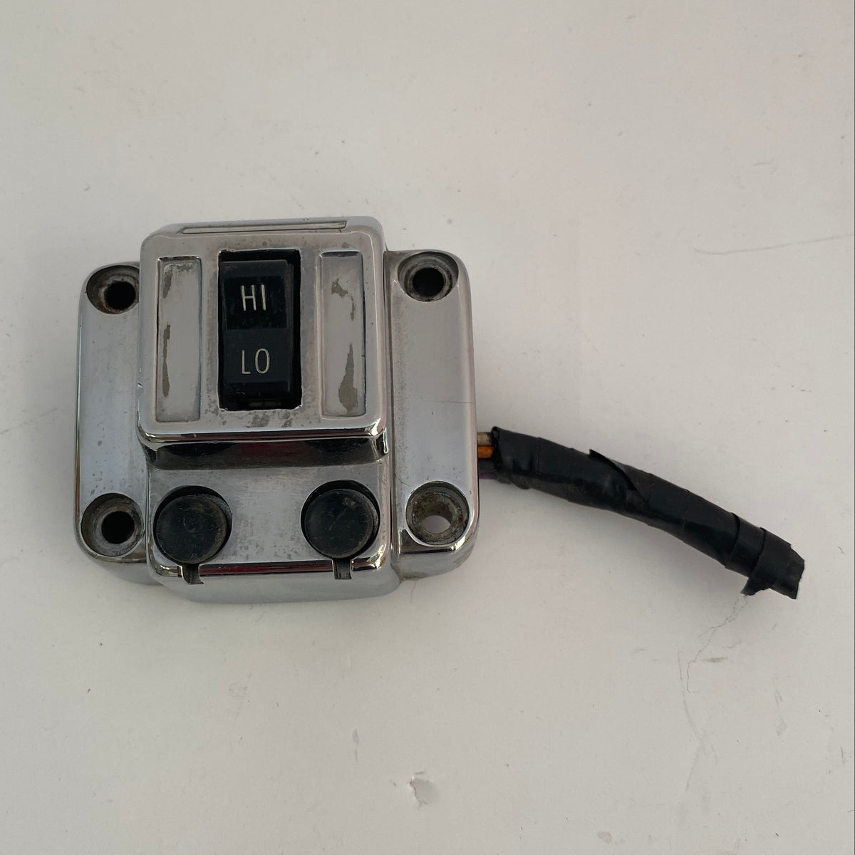 Cocotte gauche chromée avec boutons Shovelhead Harley Davidson REF OEM 71539-73B