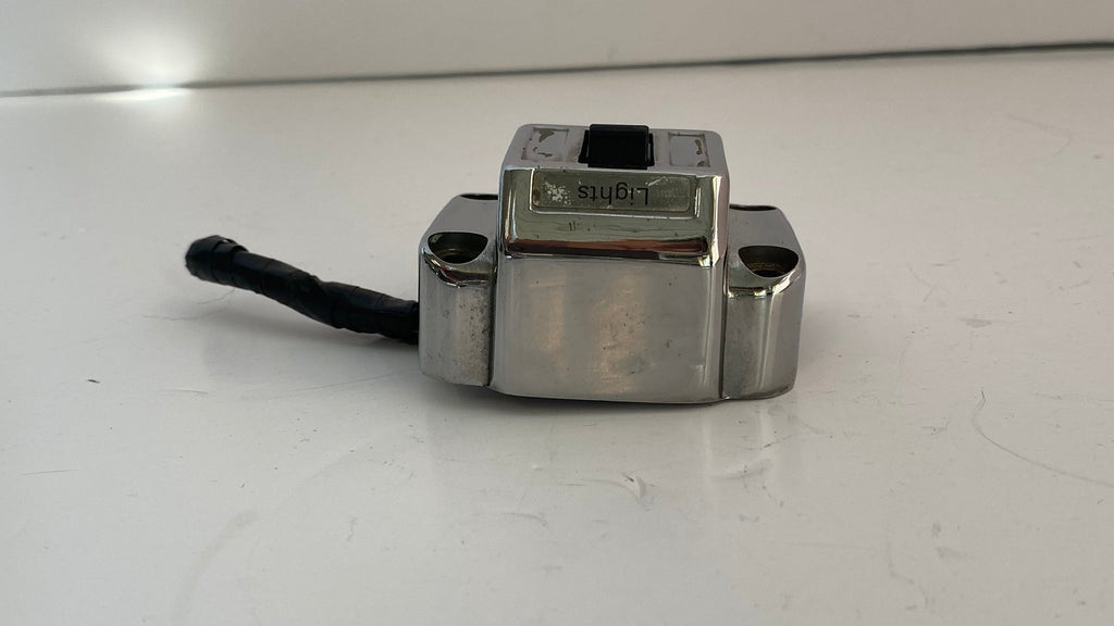 Cocotte gauche chromée avec boutons Shovelhead Harley Davidson REF OEM 71539-73B