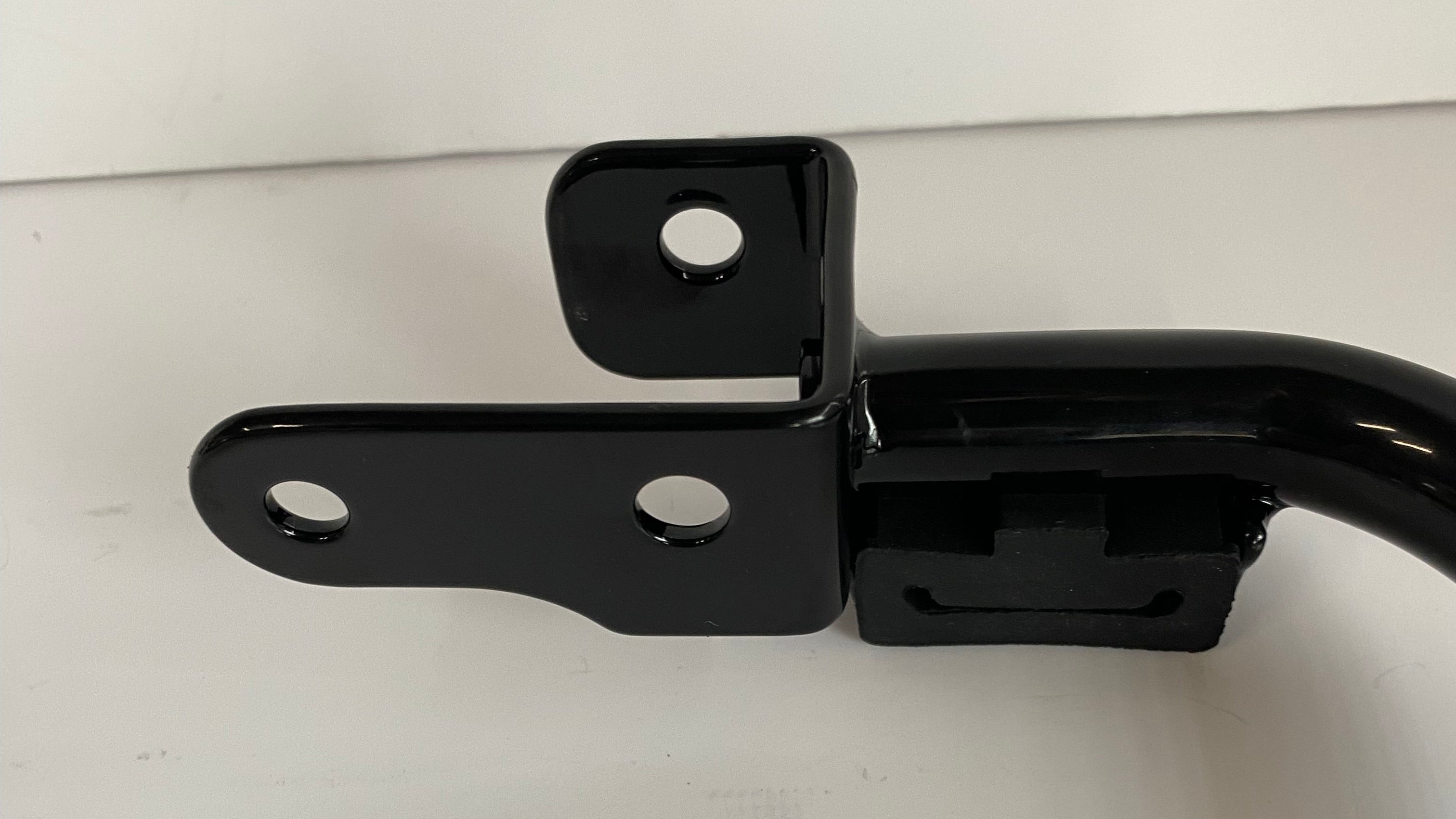Barre support sacoche gauche Touring Harley Davidson REF OEM 90202683A