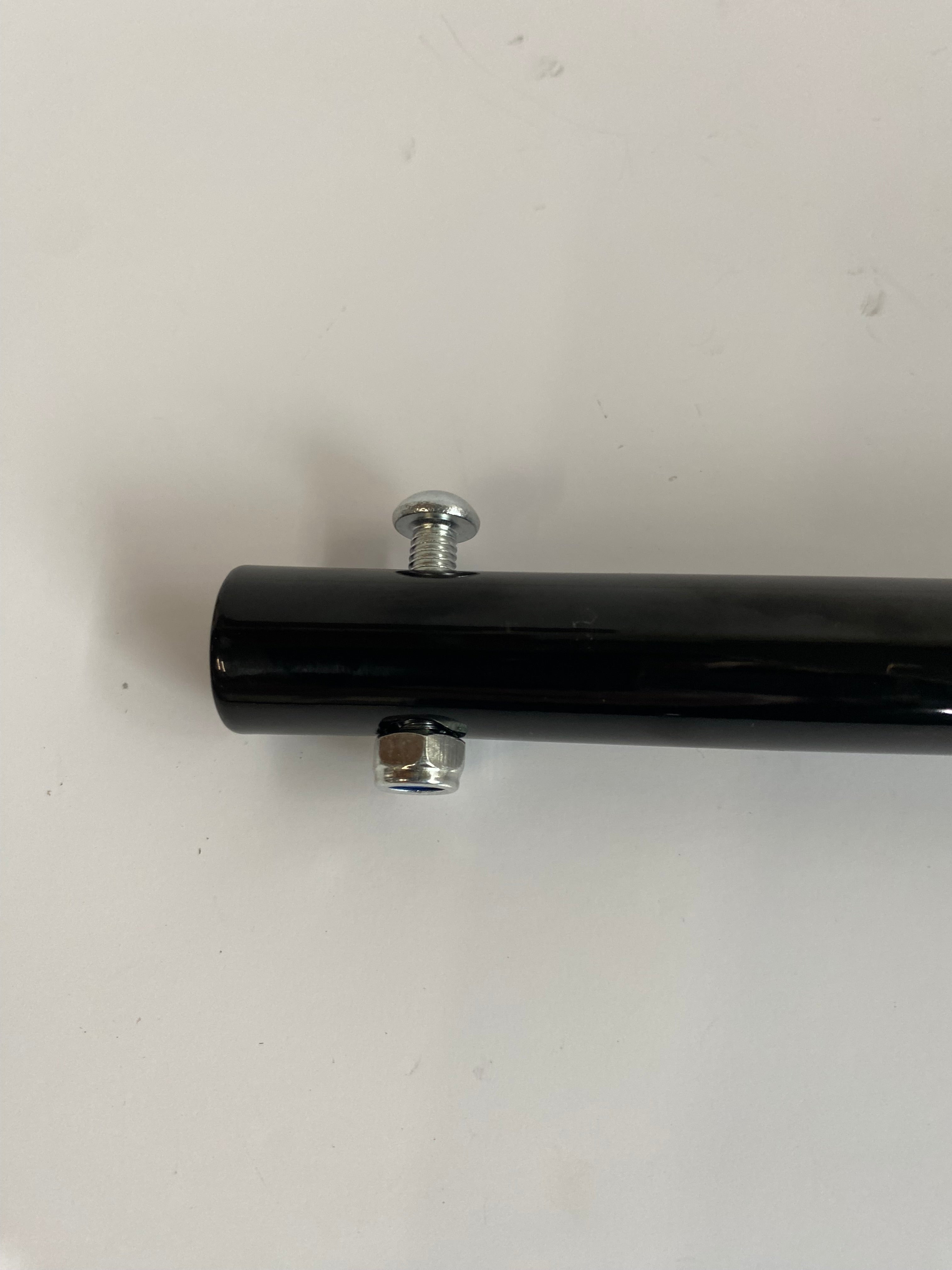 Barre support sacoche gauche Touring Harley Davidson REF OEM 90202683A