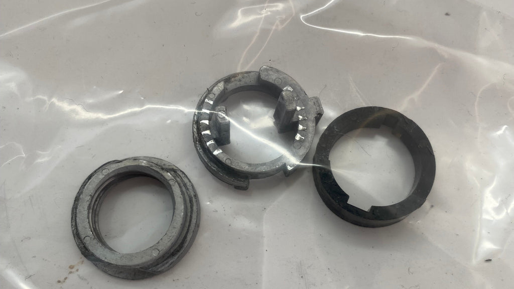 Ecrou contacteur à clé Touring Harley Davidson REF OEM 71638-03 / 71660-03A / 71661-03