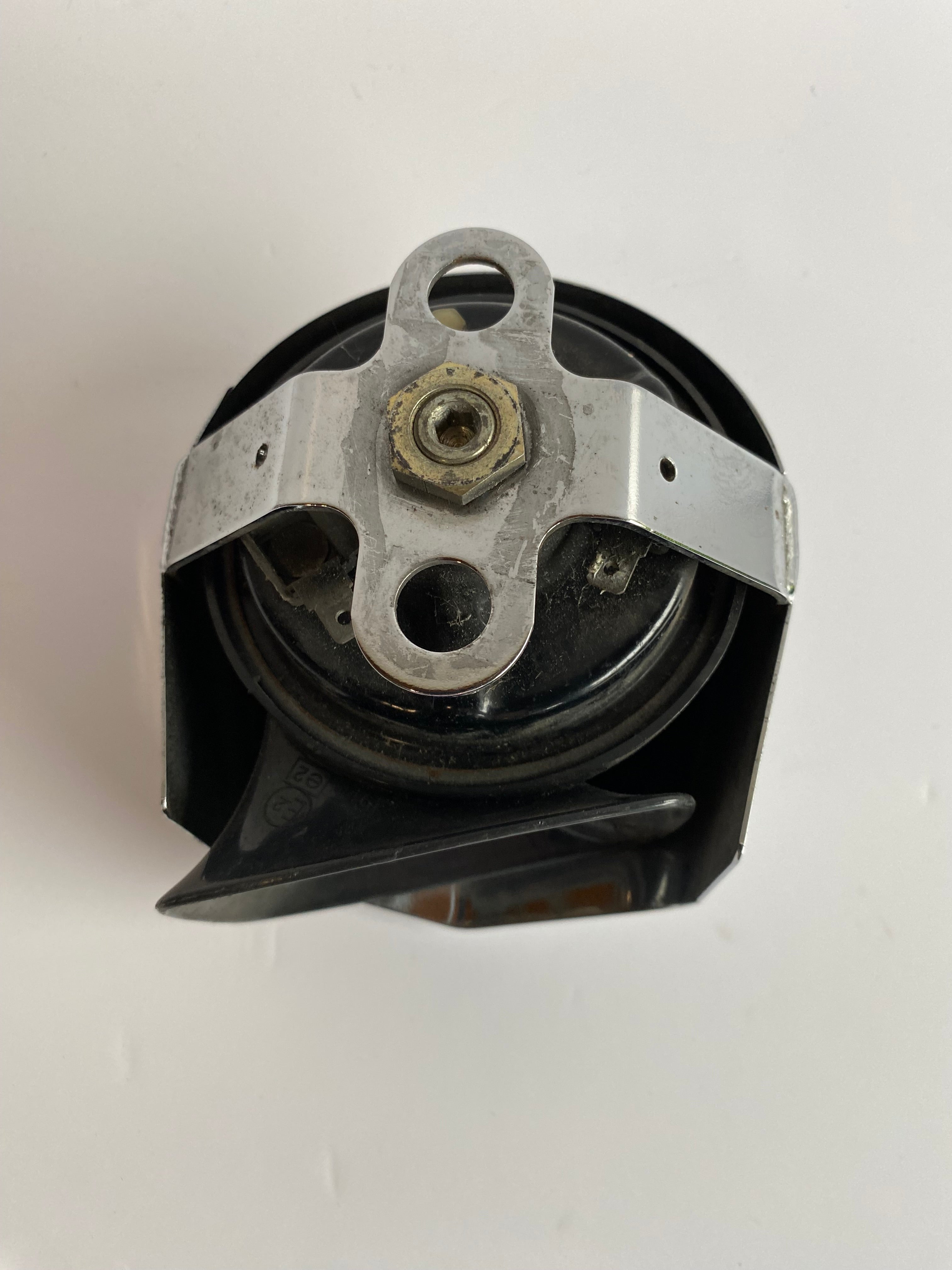 Klaxon avec cache chrome Harley Davidson REF OEM 61300478A et 69060-90H