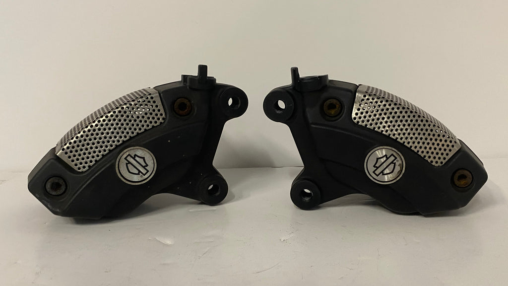Jeu étriers de frein avant Touring Harley Davidson REF OEM 43027-08 & 44023-08