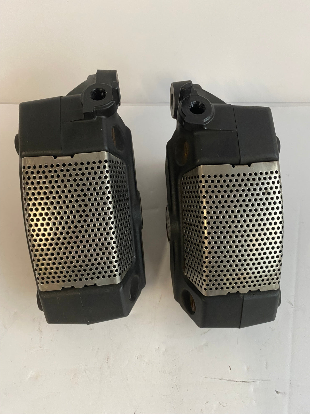 Jeu étriers de frein avant Touring Harley Davidson REF OEM 43027-08 & 44023-08