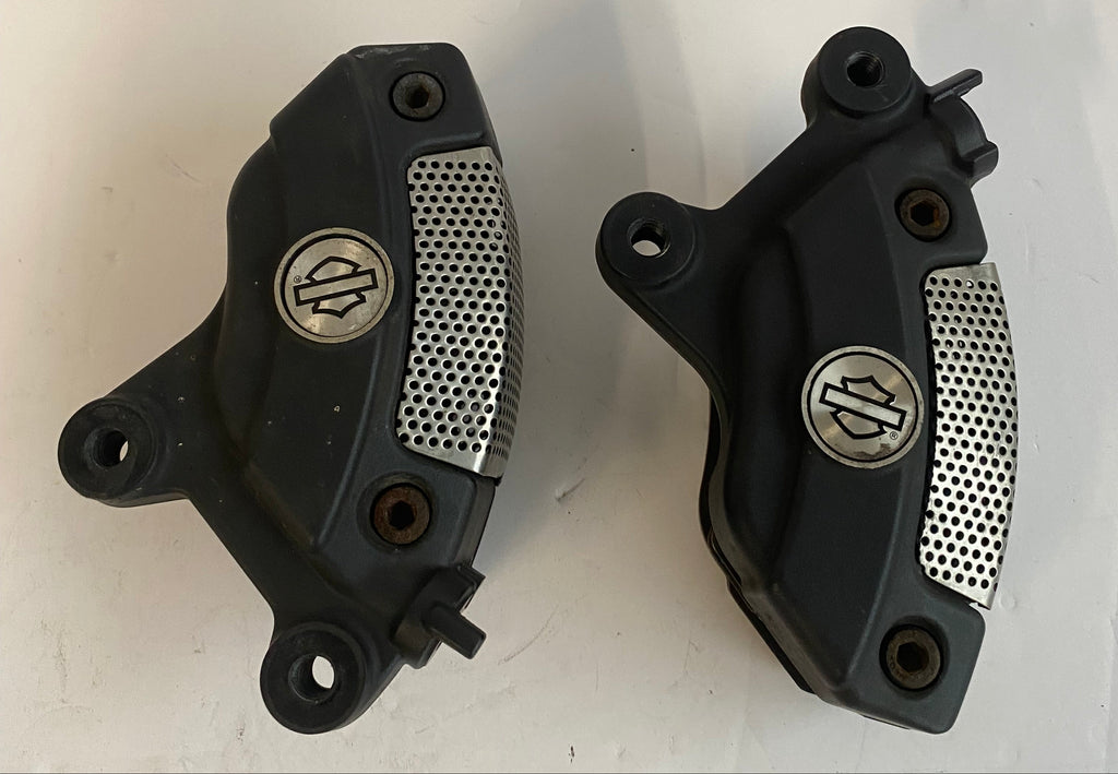 Jeu étriers de frein avant Touring Harley Davidson REF OEM 43027-08 & 44023-08