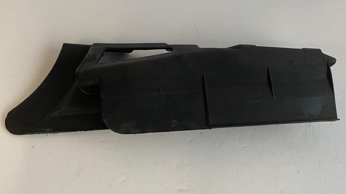 Pare courroie inférieur Touring Harley Davidson REF OEM 60386-04