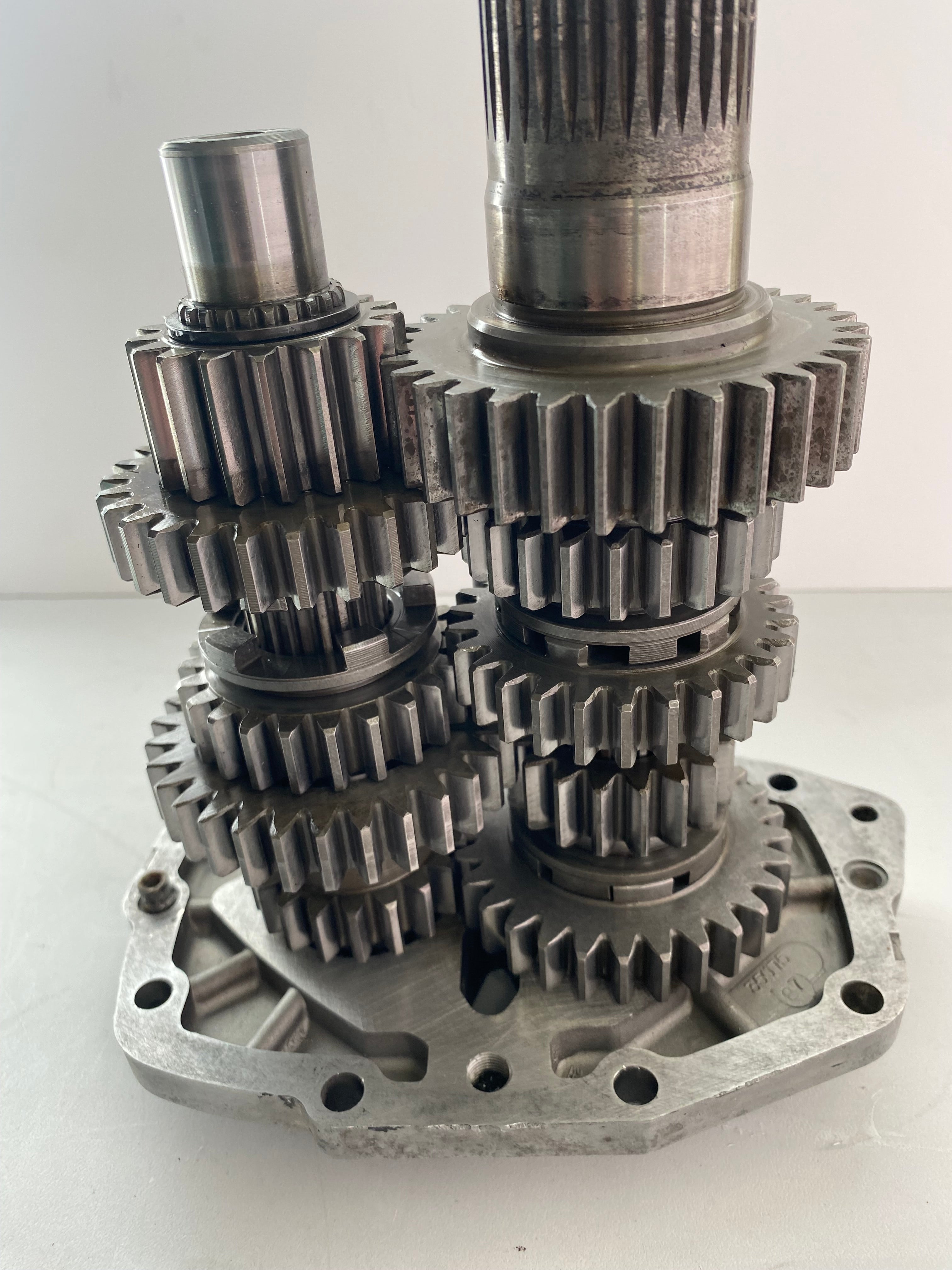Boite à 5 vitesses Big Twin Harley Davidson arbre conique REF OEM 35042-85