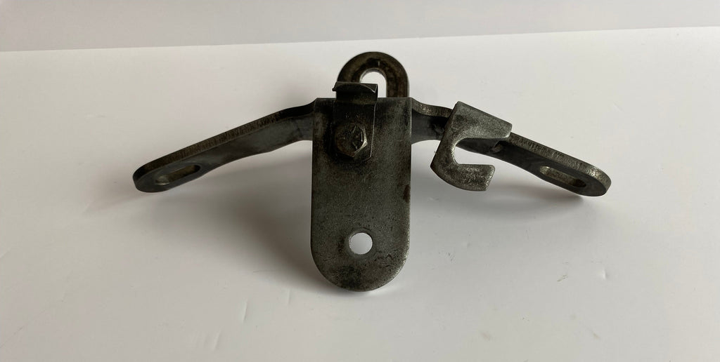 Softail Harley Davidson engine mount REF OEM: 16852-83A