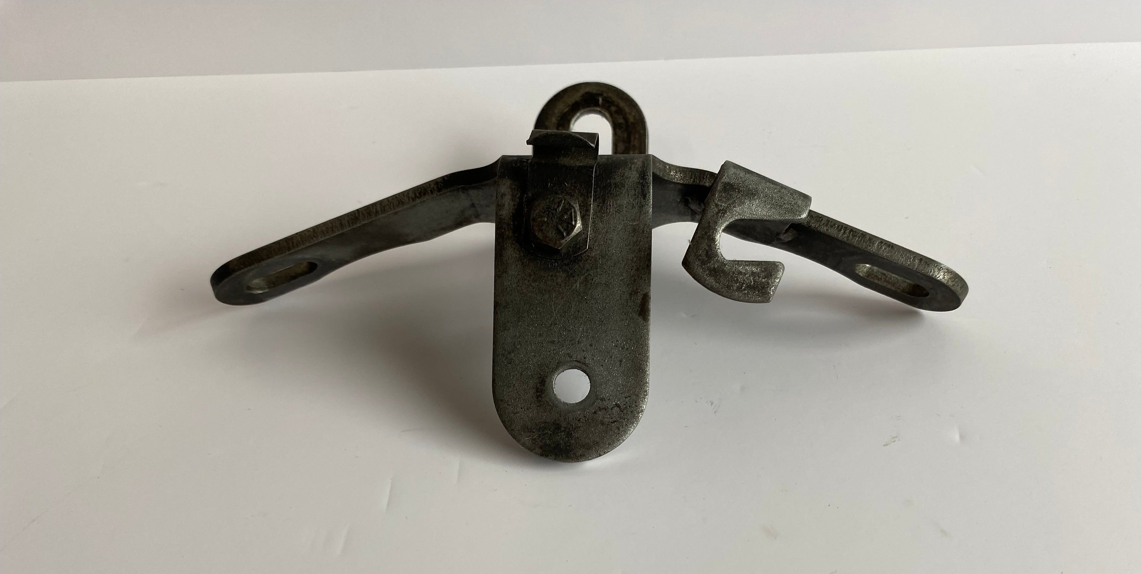 Softail Harley Davidson engine mount REF OEM: 16852-83A