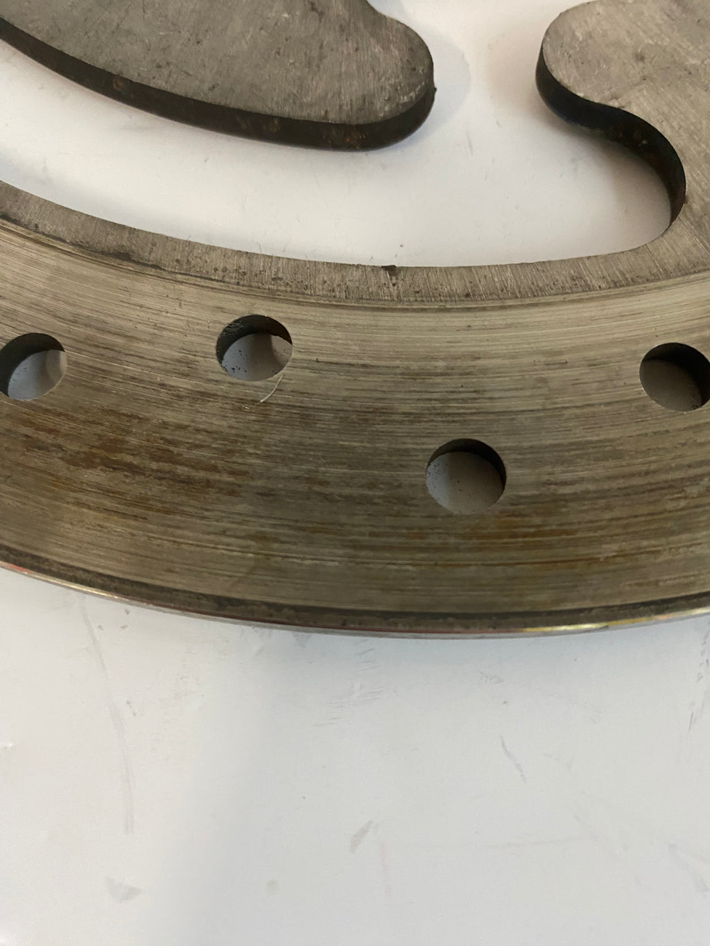 Disque de frein avant gauche Touring Harley Davidson REF OEM 41809-08A