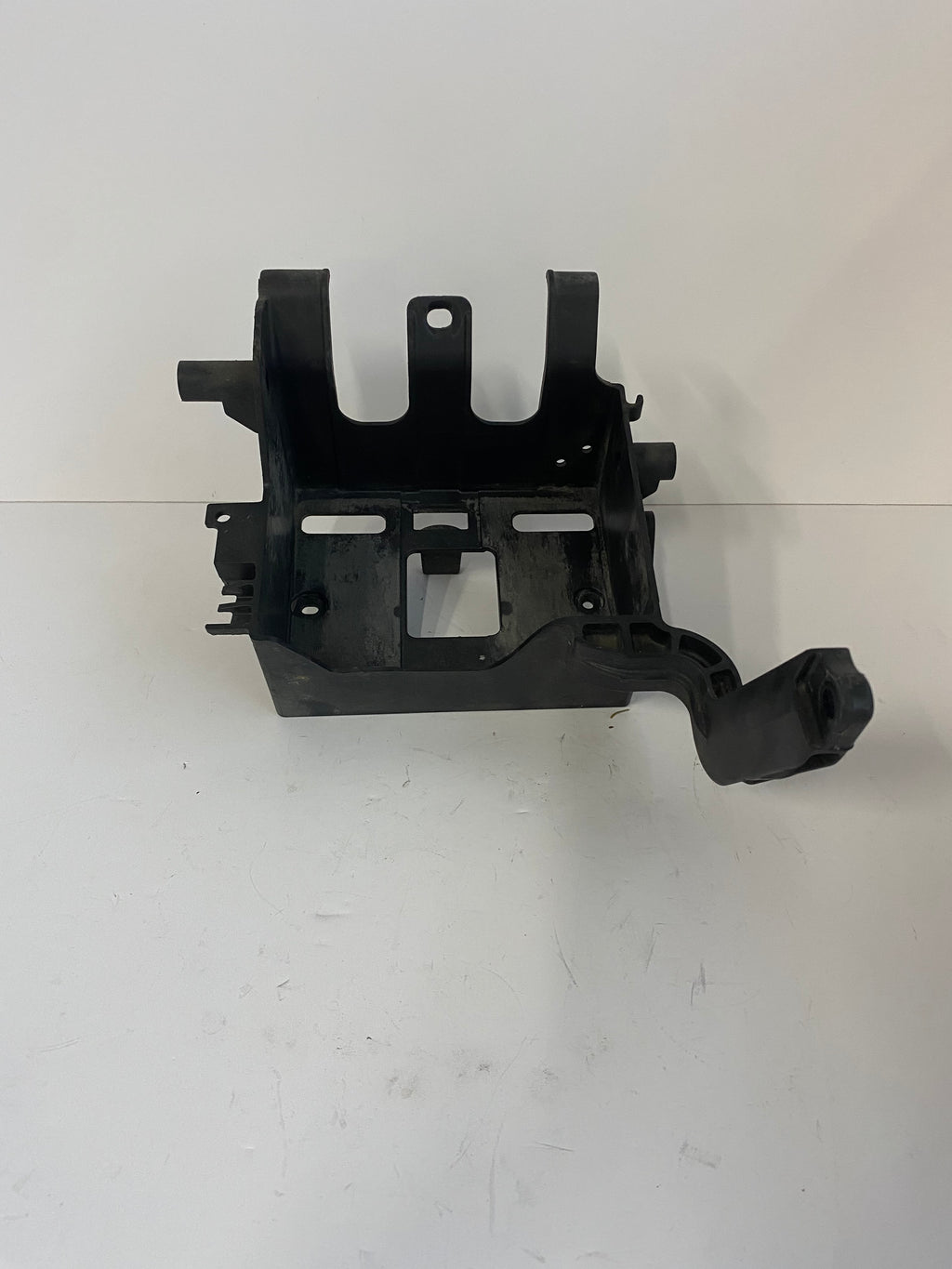 Support de batterie Touring 2008 Harley Davidson REF OEM 66281-08