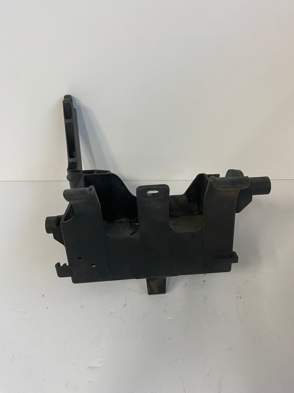 Support de batterie Touring 2008 Harley Davidson REF OEM 66281-08