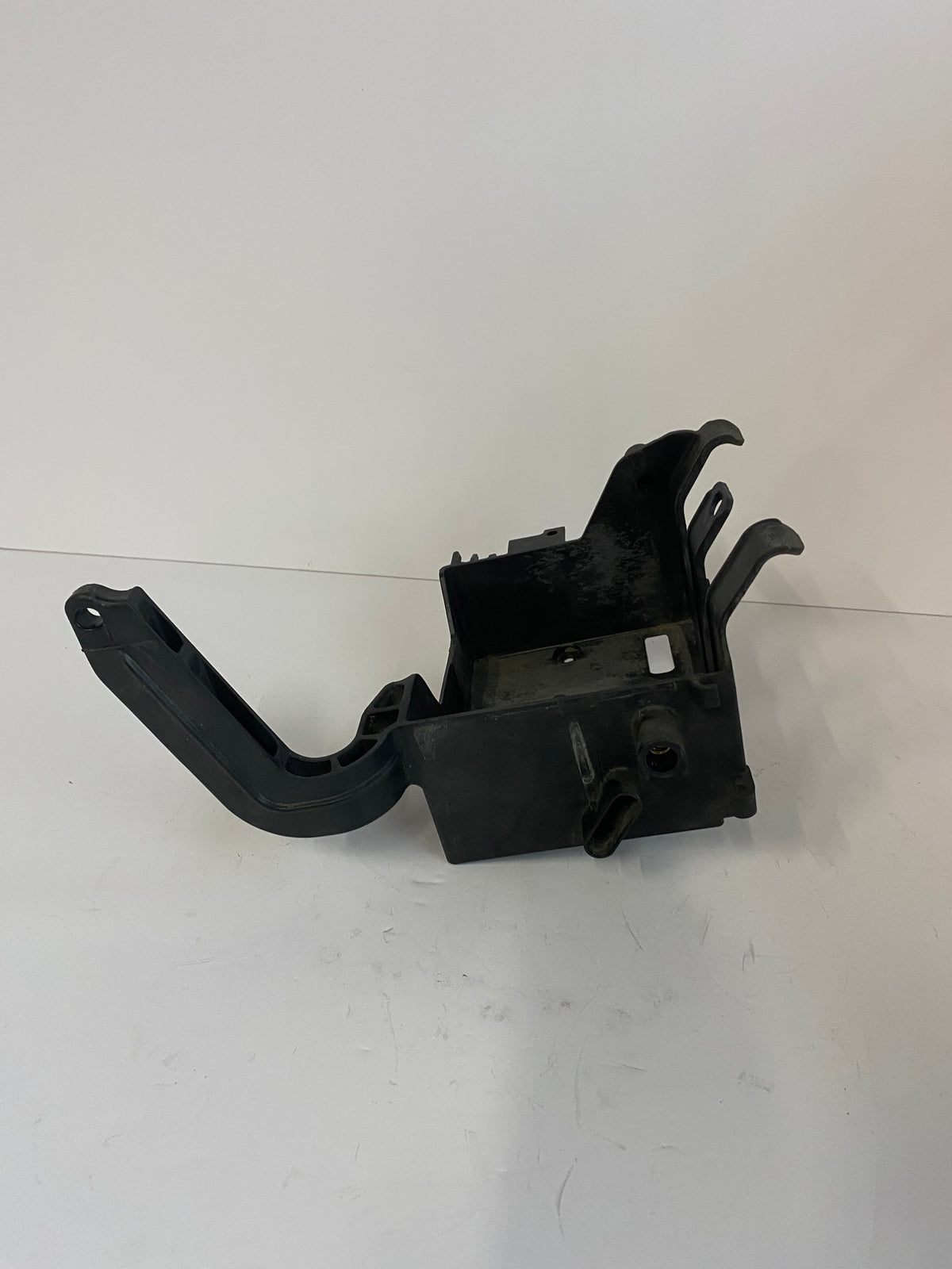 Support de batterie Touring 2008 Harley Davidson REF OEM 66281-08
