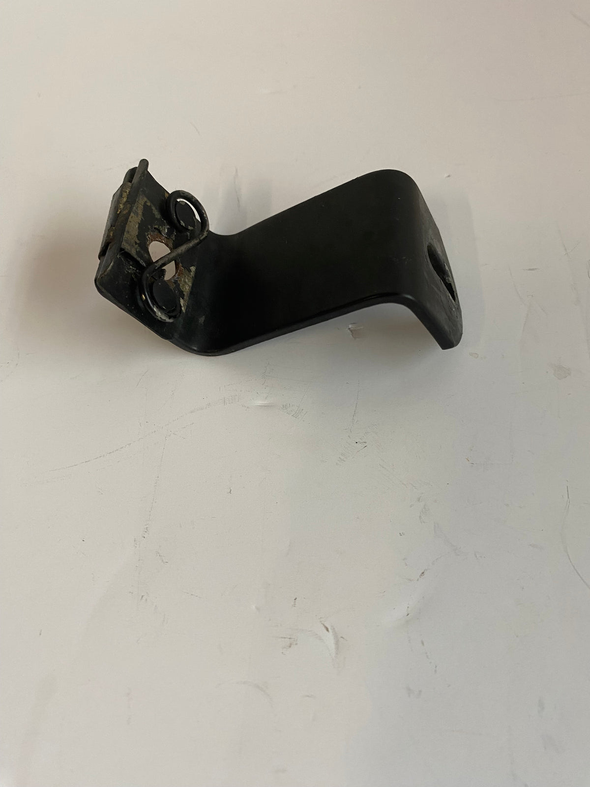 Patte de fixation arrière de sacoches Touring Harley Davidson REF OEM 90801-95