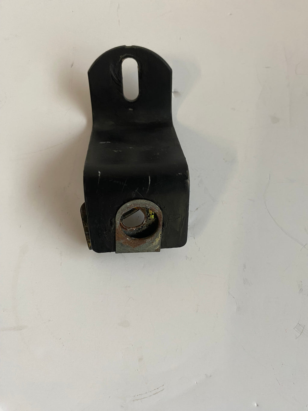 Patte de fixation arrière de sacoches Touring Harley Davidson REF OEM 90801-95