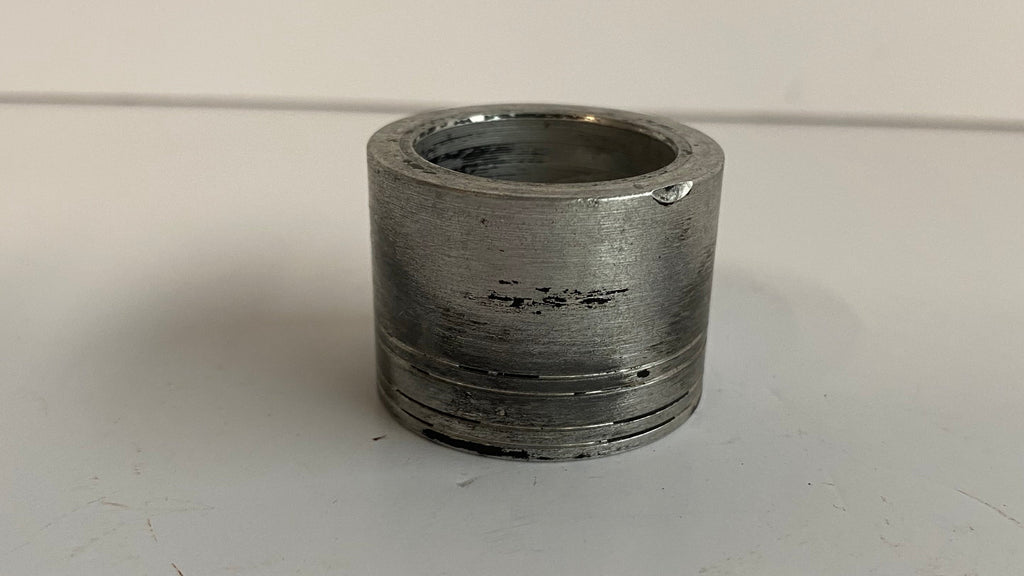 Entretoise de roue avant droit Touring Harley Davidson REF OEM 41901-08