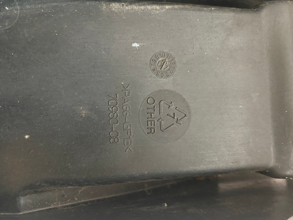 Gouttière inférieur faisceau électrique Touring Harley Davidson REF OEM 70980-08