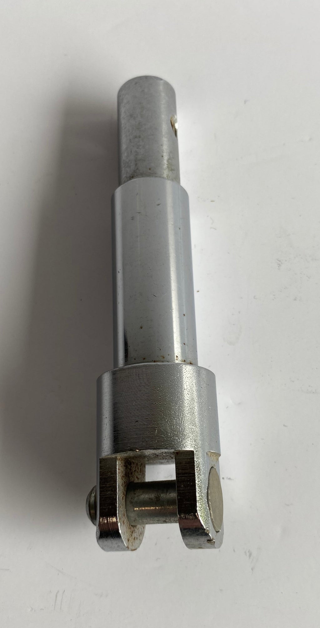 Support de cale pied pilote droit Sportster Harley Davidson REF OEM : 42541-04