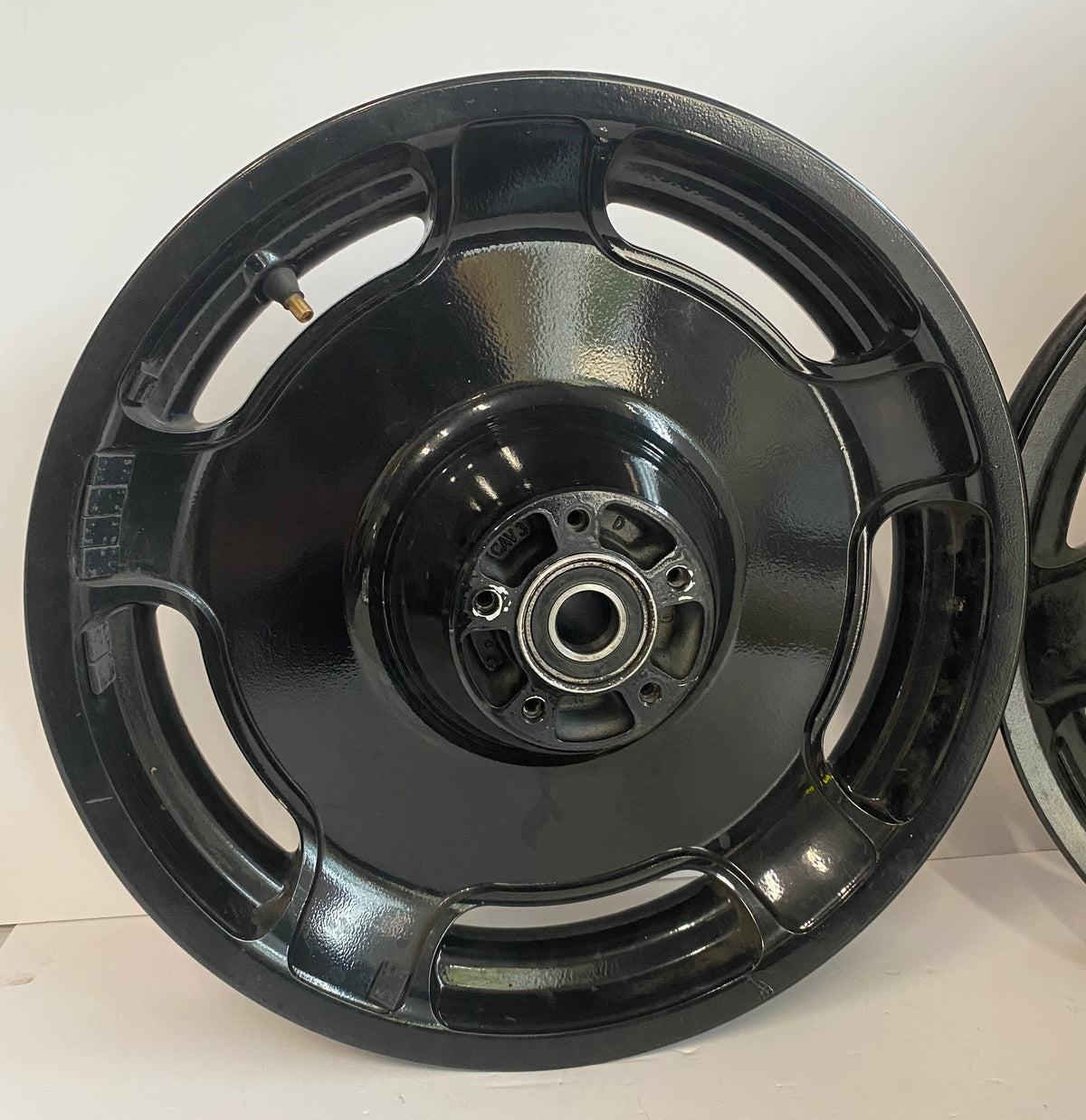 Jeu de roues noires 16 pouces avant et arrière Touring Harley Davidson REF OEM 41132-08 & 43585-08