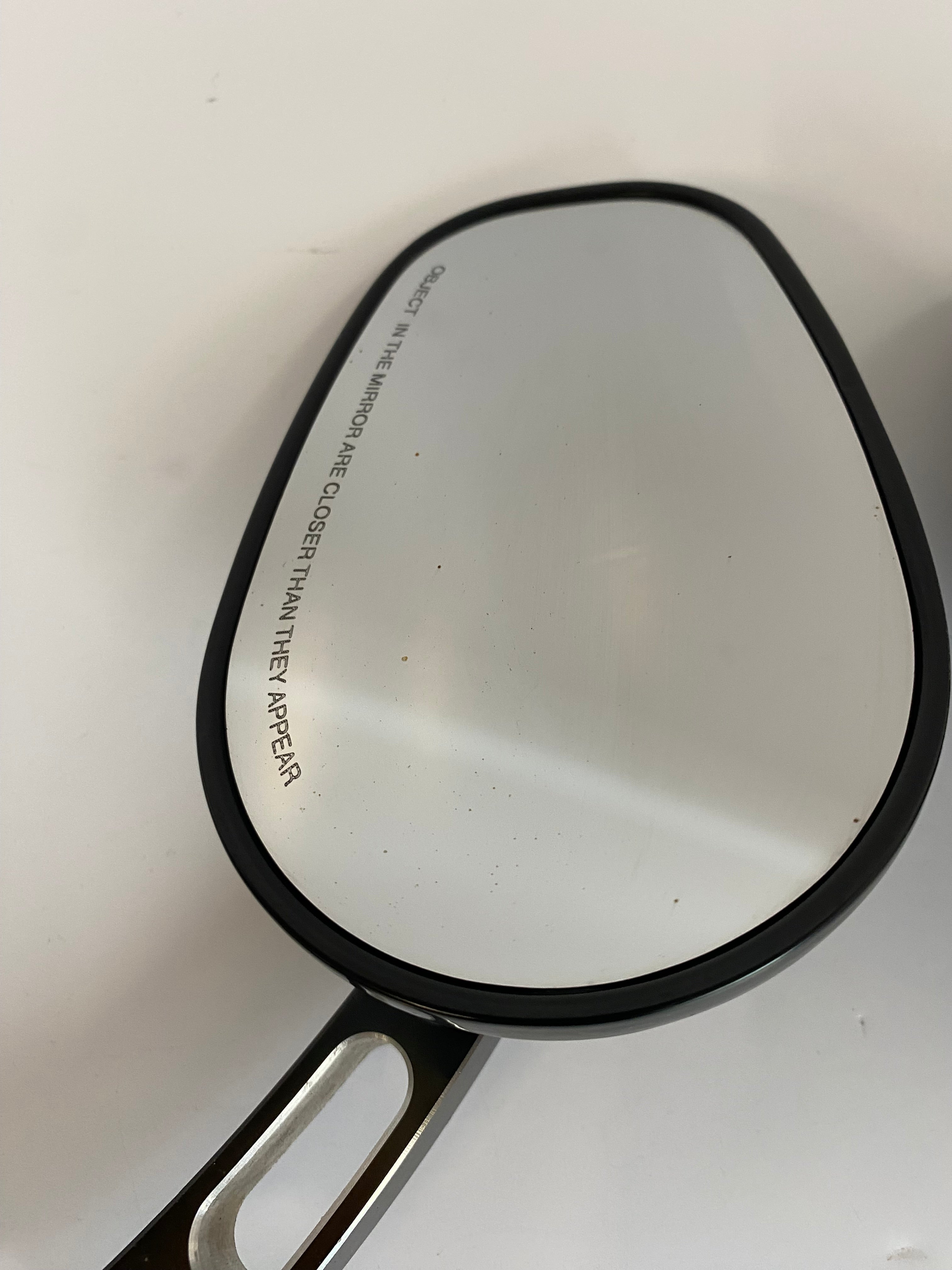 Jeu de rétroviseurs Edge Cut noirs aftermarket Harley Davidson