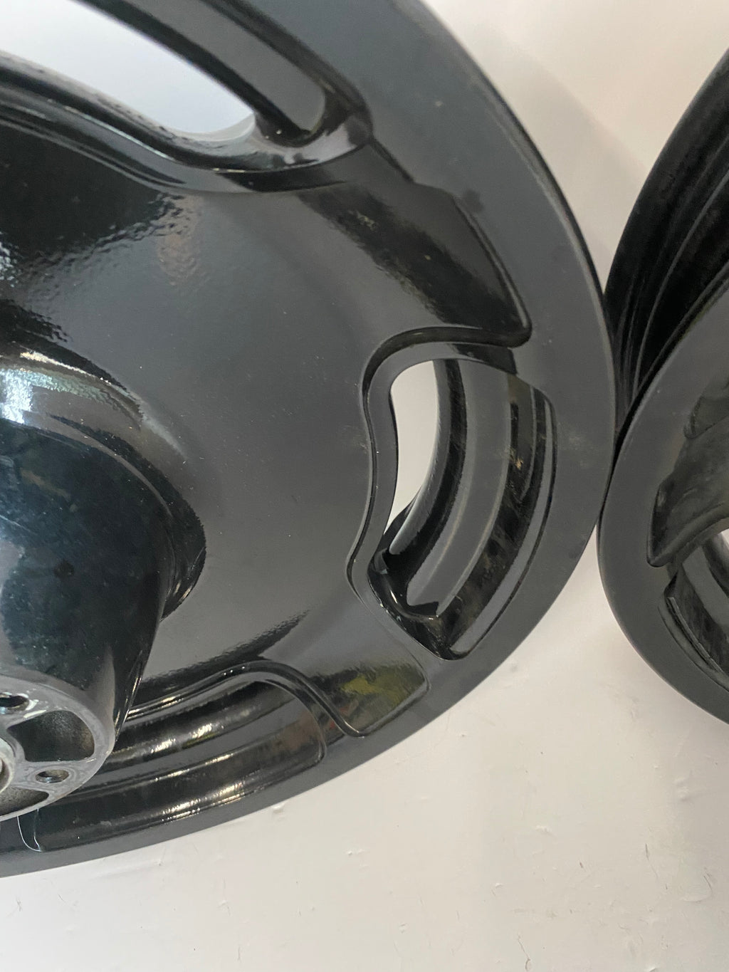 Jeu de roues noires 16 pouces avant et arrière Touring Harley Davidson REF OEM 41132-08 & 43585-08