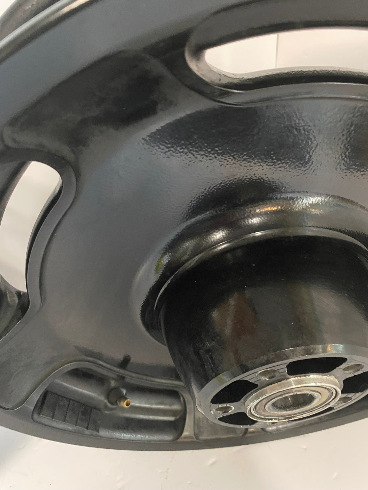 Jeu de roues noires 16 pouces avant et arrière Touring Harley Davidson REF OEM 41132-08 & 43585-08