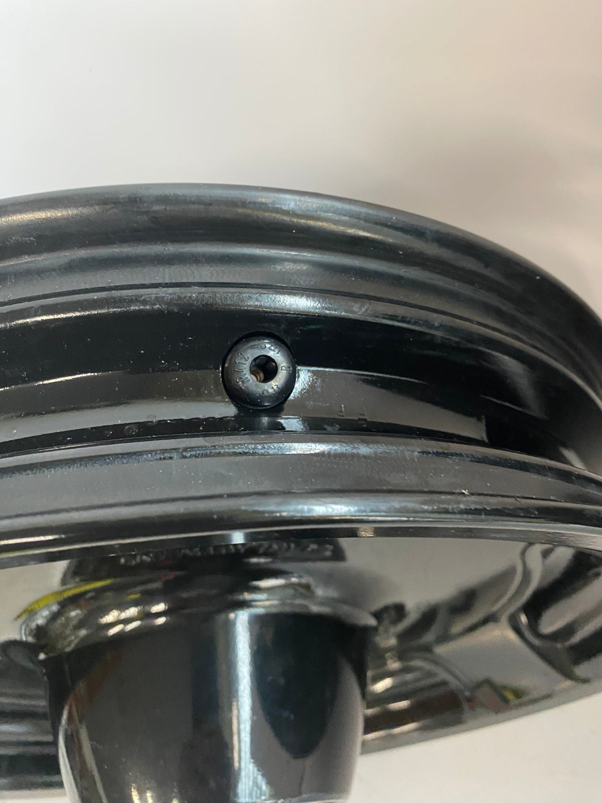 Jeu de roues noires 16 pouces avant et arrière Touring Harley Davidson REF OEM 41132-08 & 43585-08