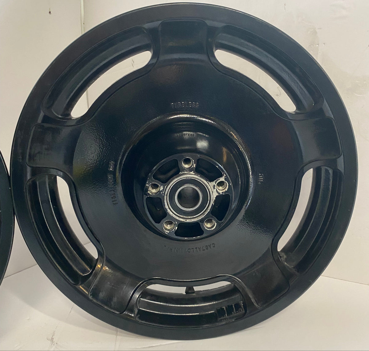 Jeu de roues noires 16 pouces avant et arrière Touring Harley Davidson REF OEM 41132-08 & 43585-08