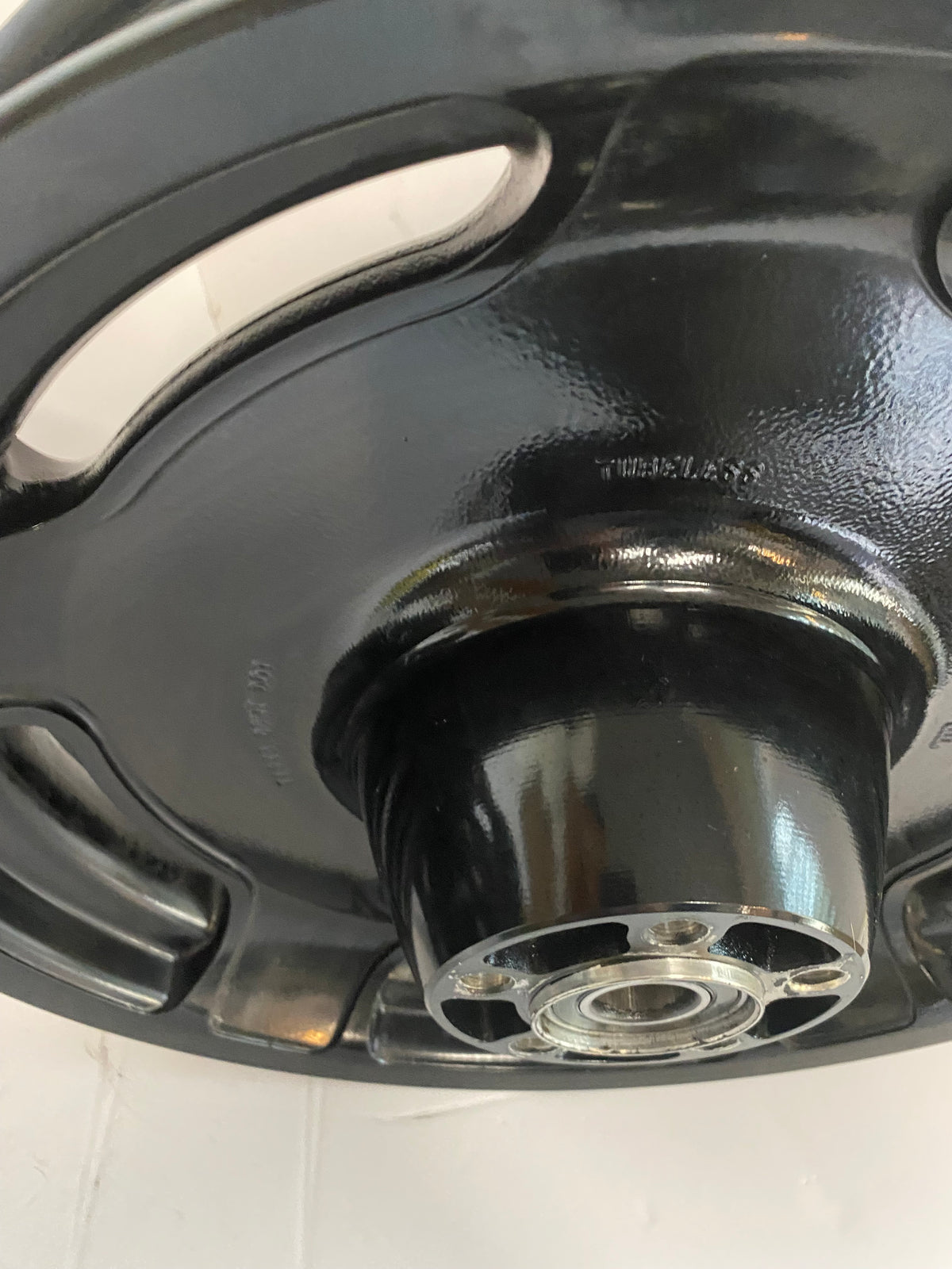 Jeu de roues noires 16 pouces avant et arrière Touring Harley Davidson REF OEM 41132-08 & 43585-08