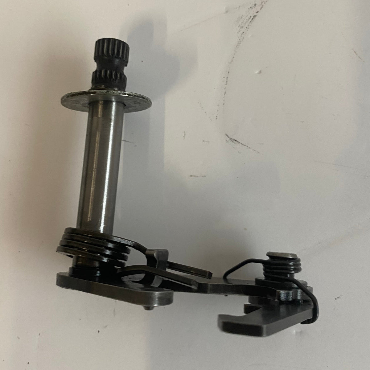 Axe de sélecteur boite à vitesses Twin Cam Harley Davidson REF OEM 34972-02B