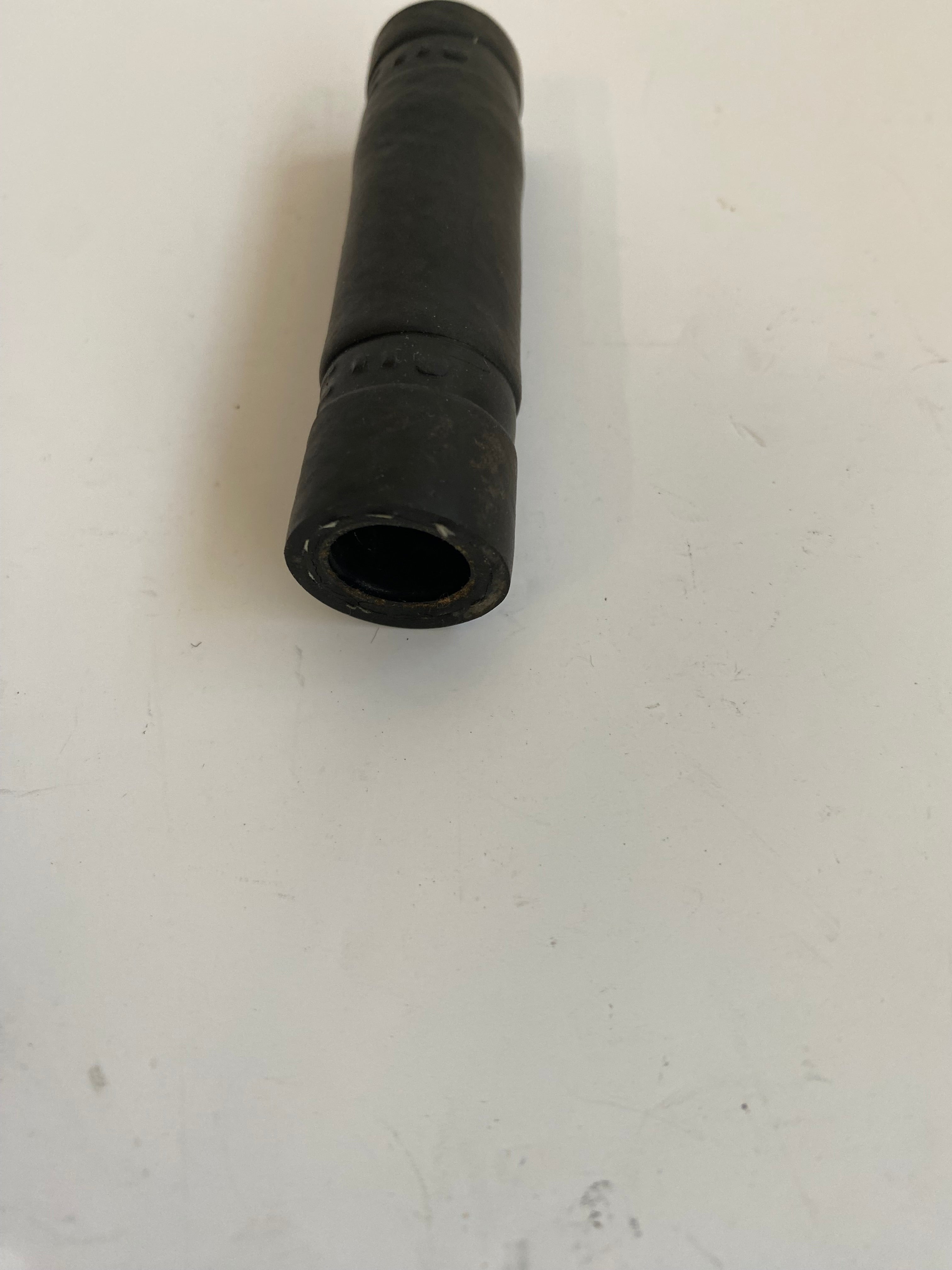 Durite de jonction bac à huile Softail Harley Davidson REF OEM 63611-00