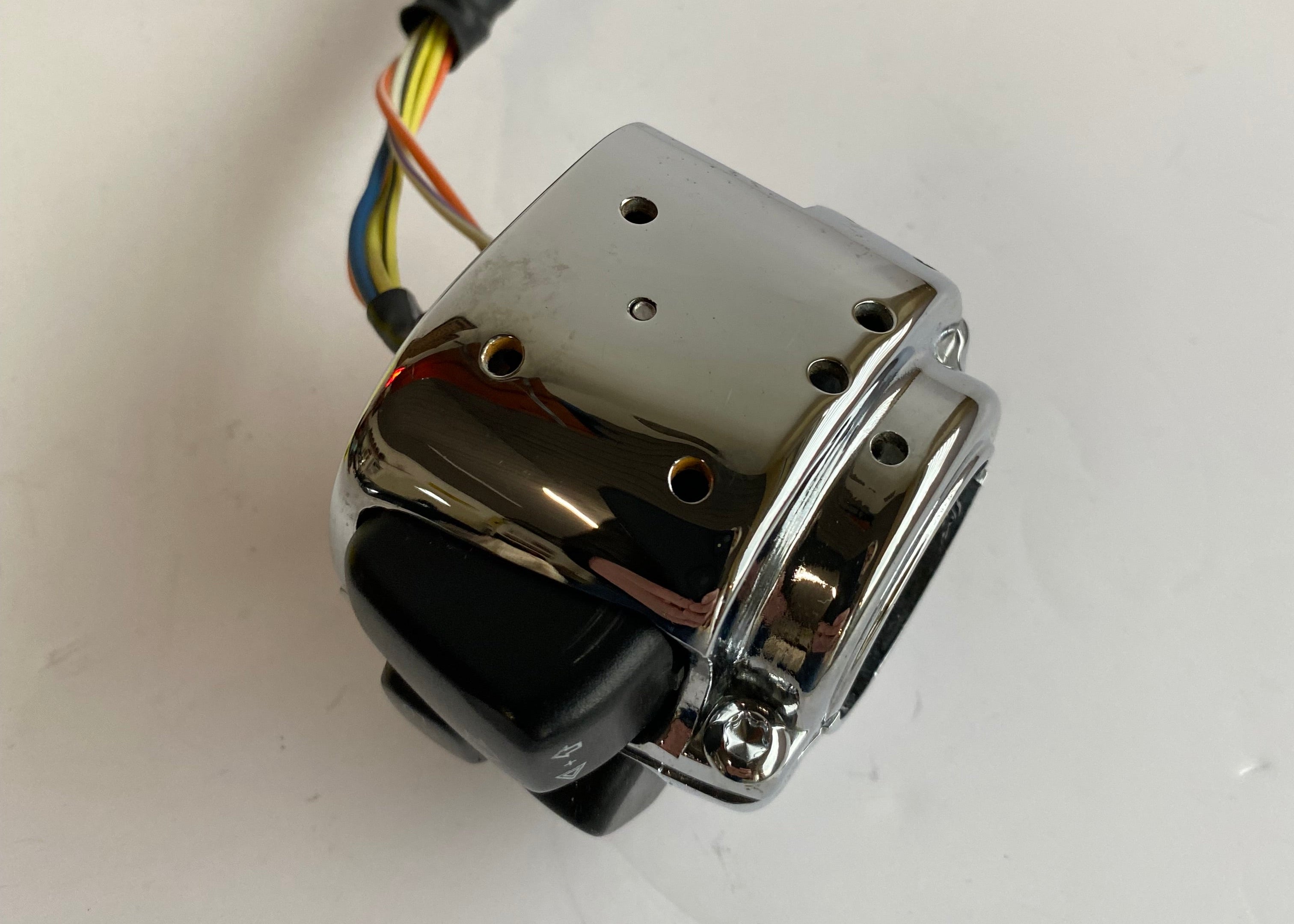 Commodo gauche chromé Harley Davidson 1996 à 2011 REF 71615-96 & 71720-03A