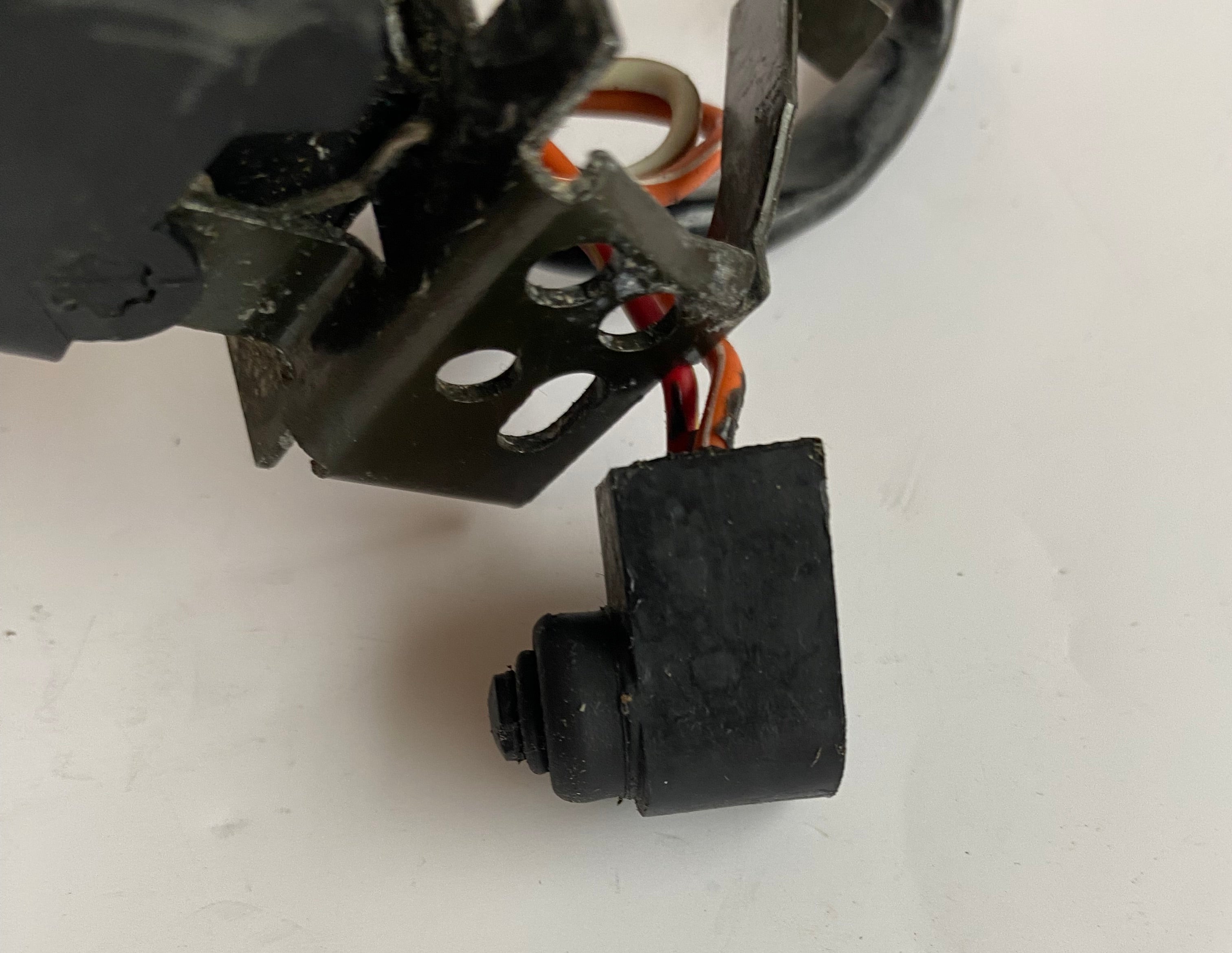 Boutons de commodo droit Harley Davidson REF OEM 71684-06A & 71683-06A