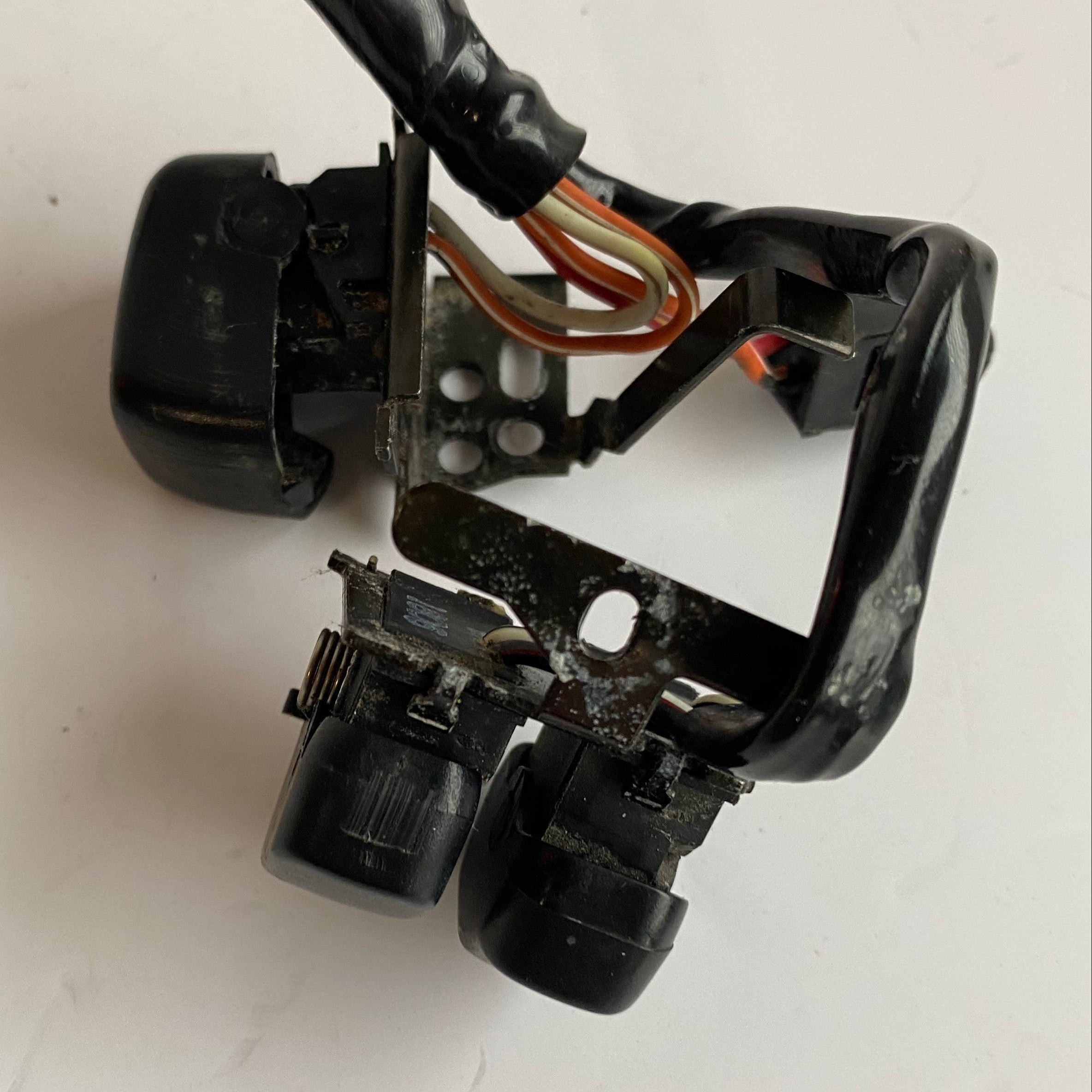 Boutons de commodo droit Harley Davidson REF OEM 71684-06A & 71683-06A