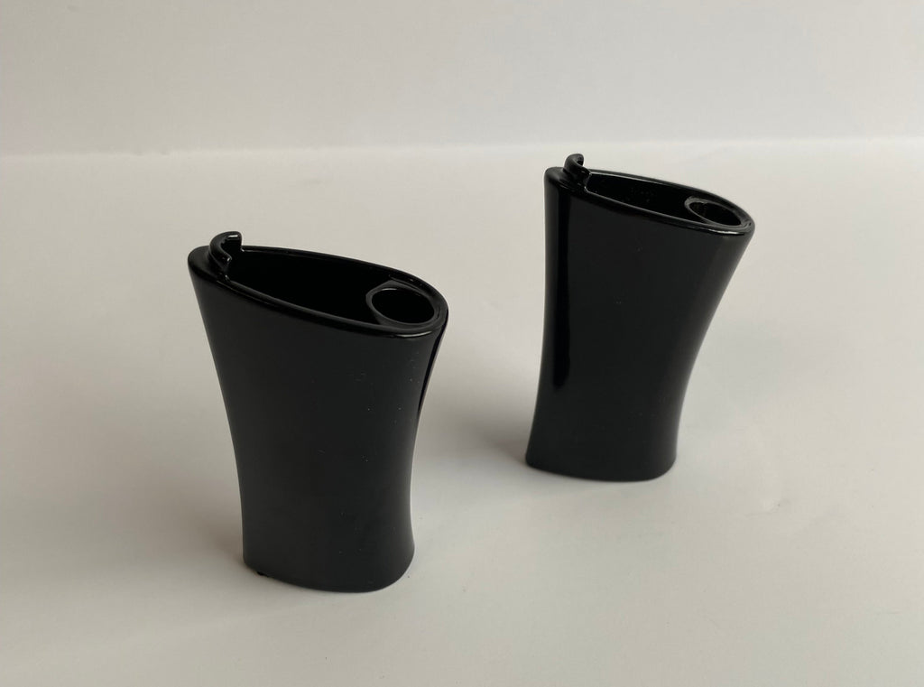 Satz mit 2 schwarzen Blinkerhalterungen Harley Davidson REF OEM 68277-07