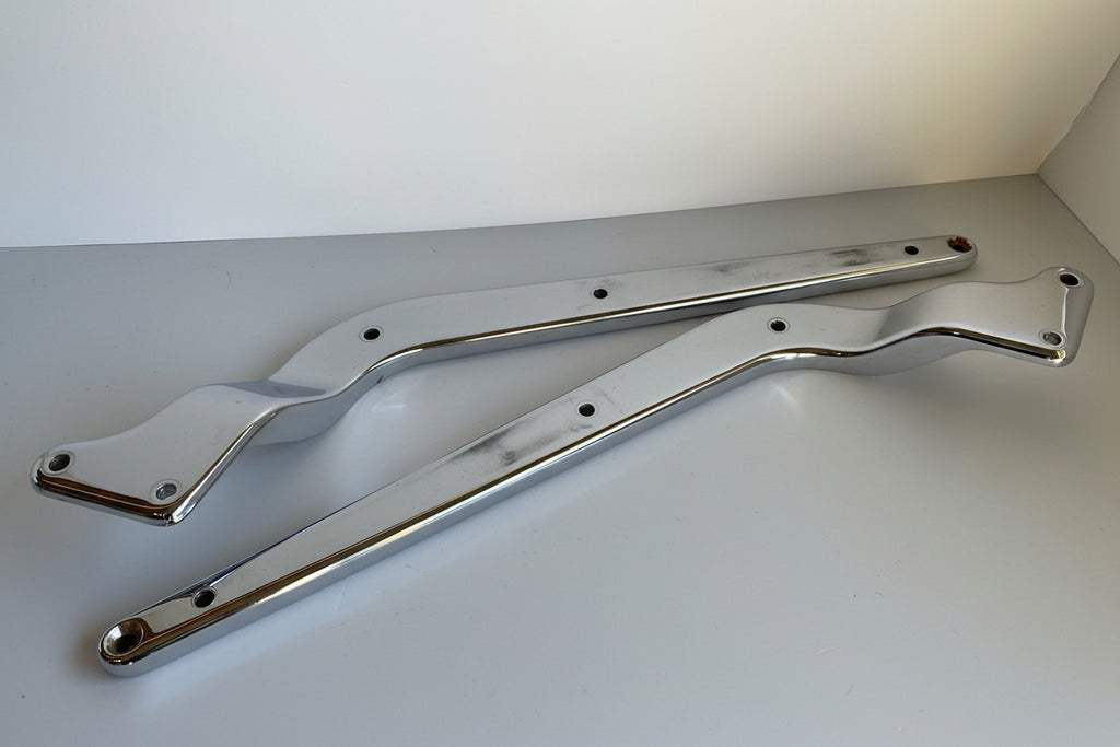Jeu de sabres garde boue arrière Harley Davidson Softail REF OEM : 59969-86A et 59964-86A