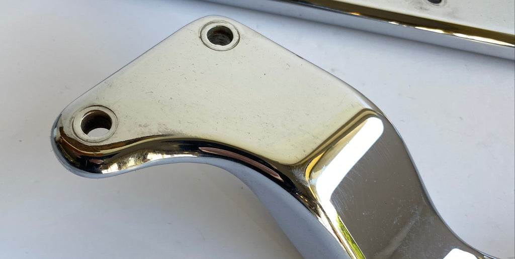 Jeu de sabres garde boue arrière Harley Davidson Softail REF OEM : 59969-86A et 59964-86A