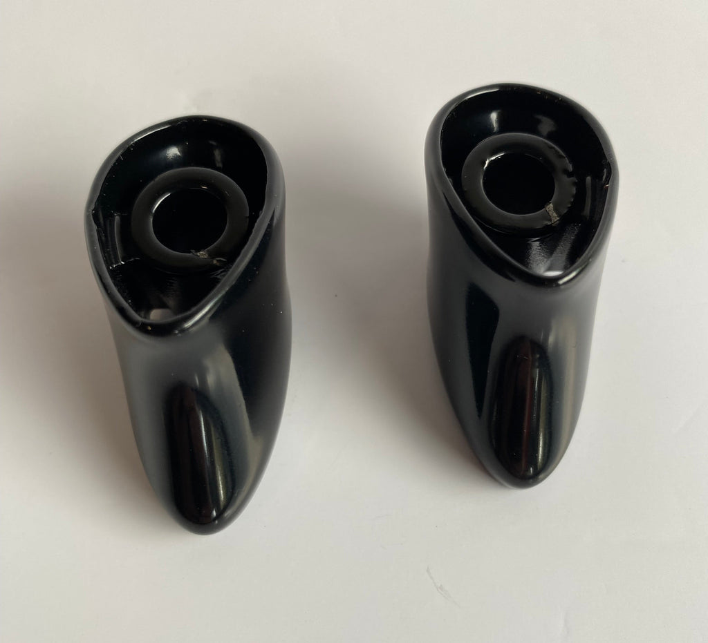 Set of 2 black front turn signal brackets Harley Davidson REF OEM 68821-00