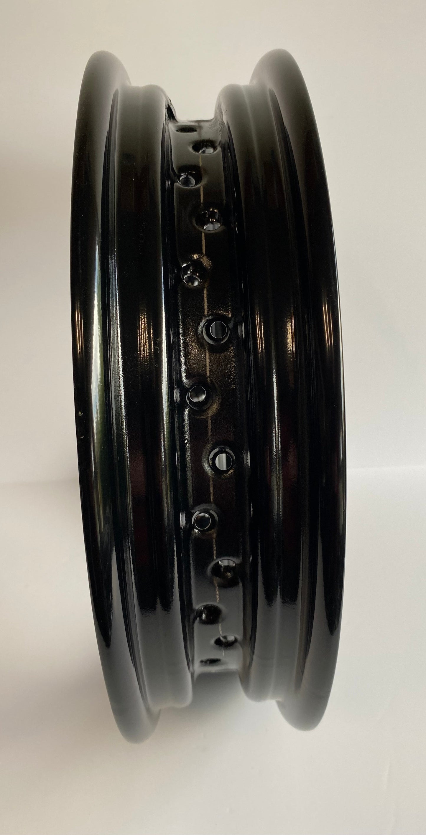Cerclage de roue à 40 rayons 3 x 16 pouces Harley Davidson REF OEM 43007-40A